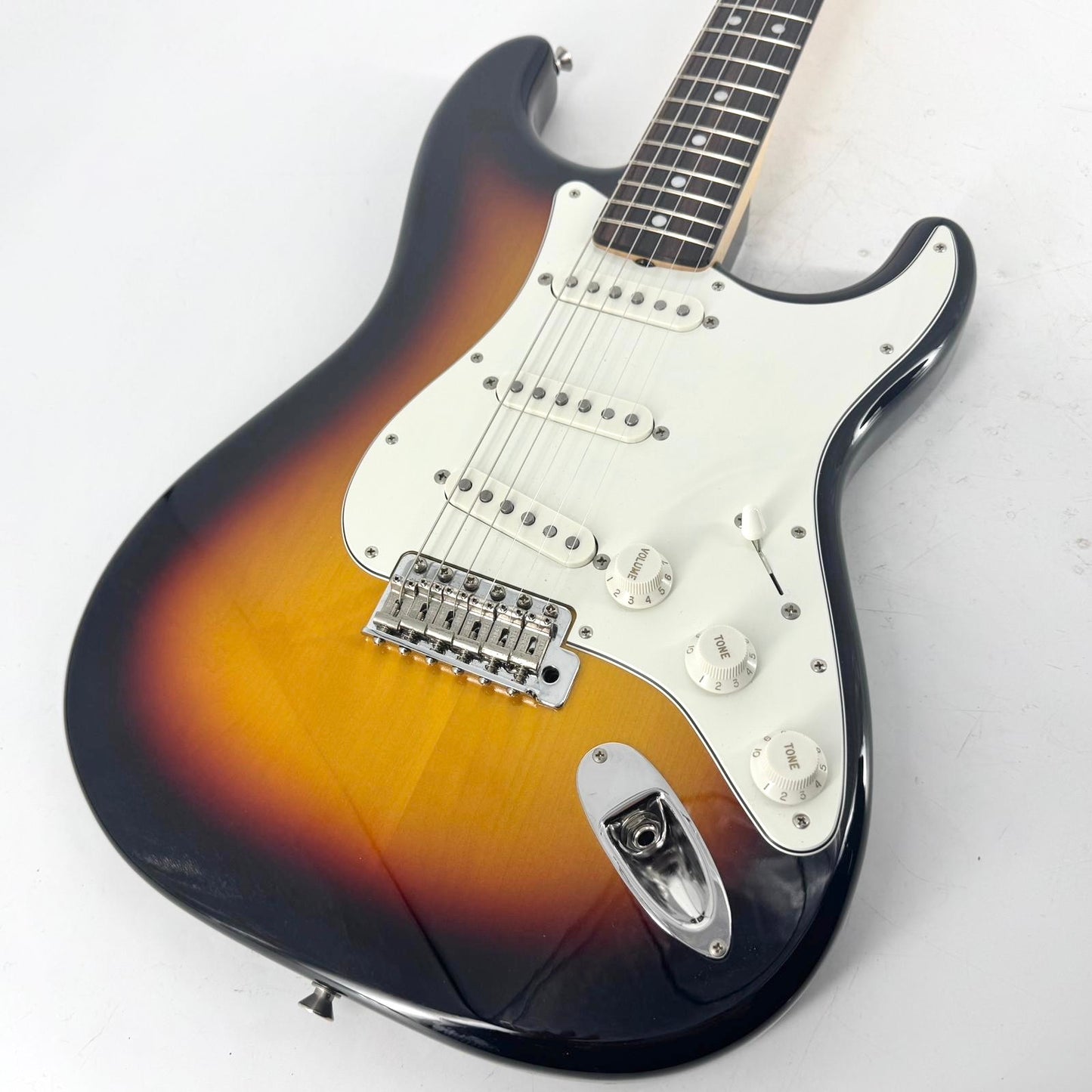 2021 Fender Japan Traditional Late 60's Stratocaster - 3-Colour Sunburst