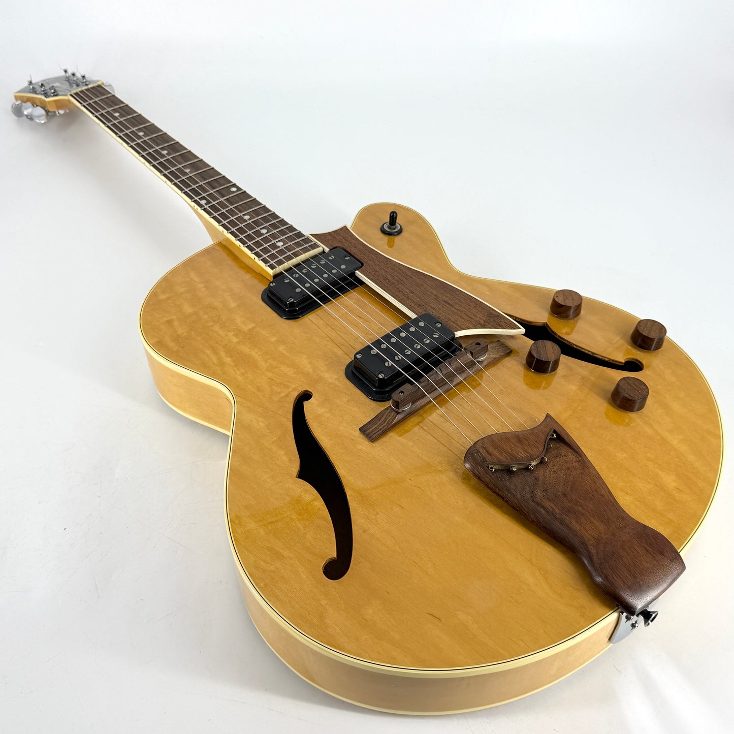1985 Fender D’Aquisto Standard – Natural