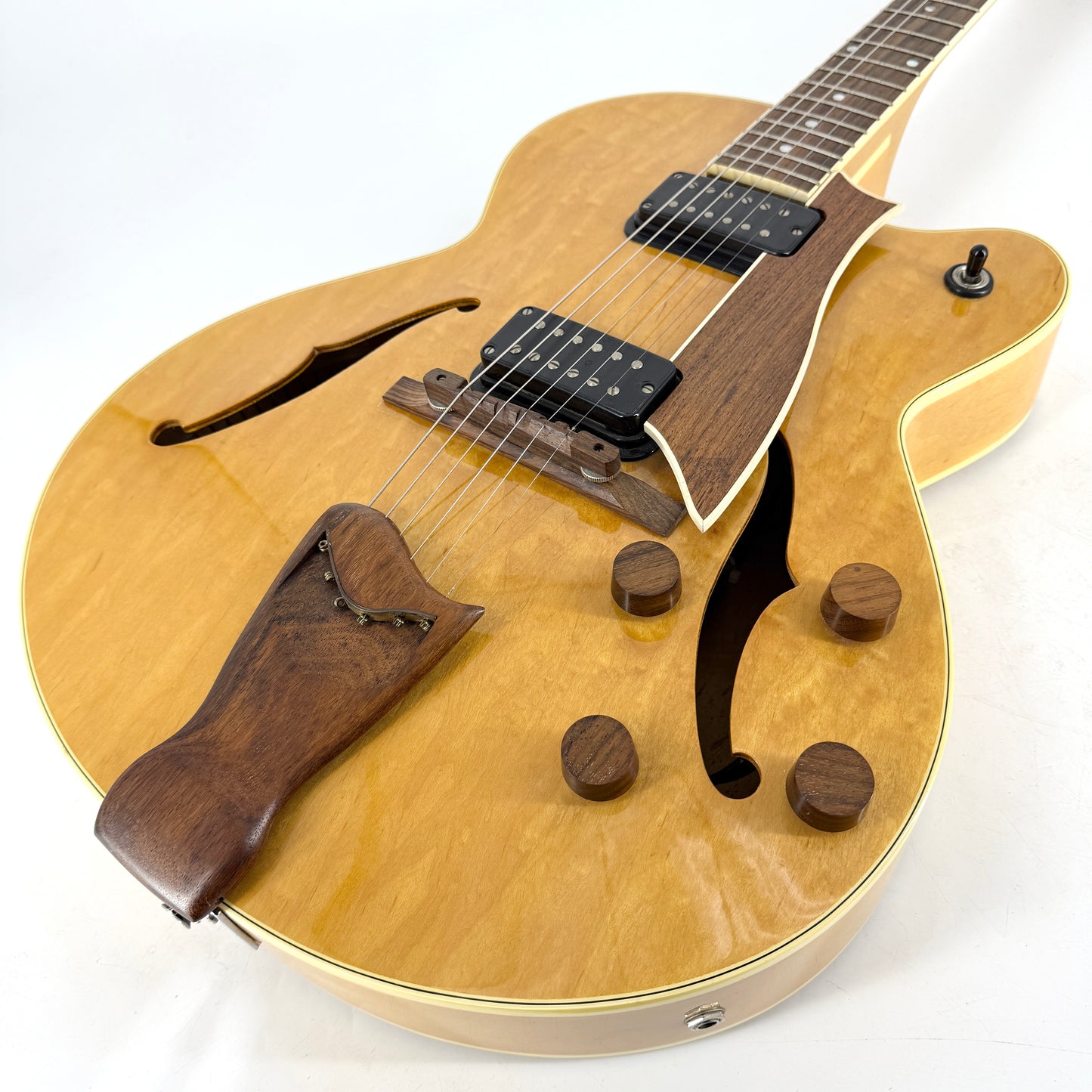 1985 Fender D’Aquisto Standard – Natural