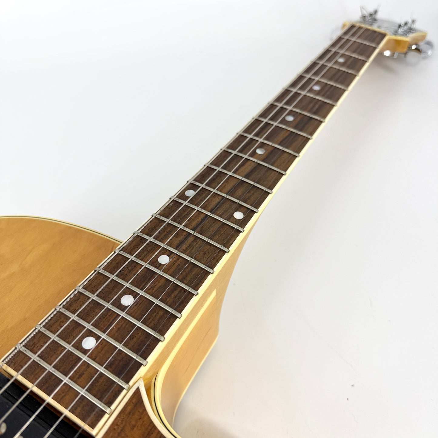 1985 Fender D’Aquisto Standard – Natural