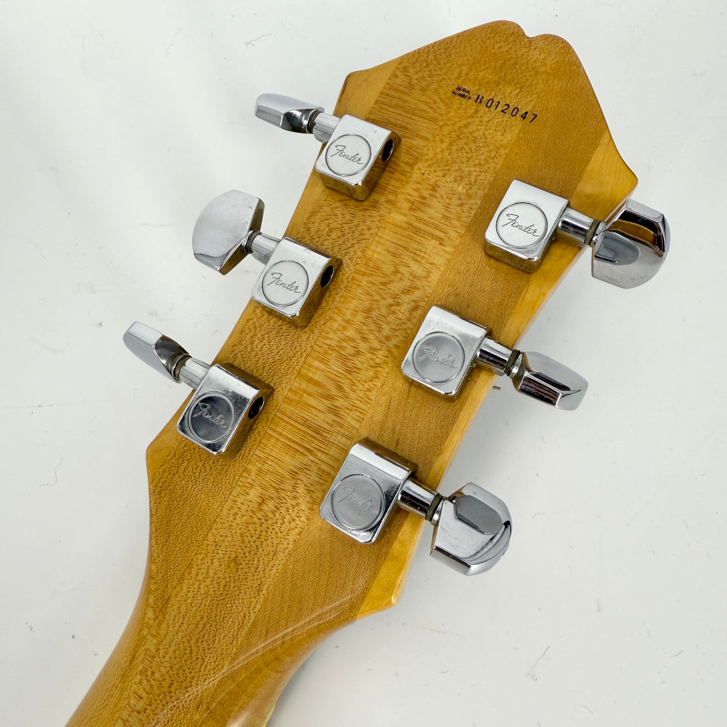1985 Fender D’Aquisto Standard – Natural