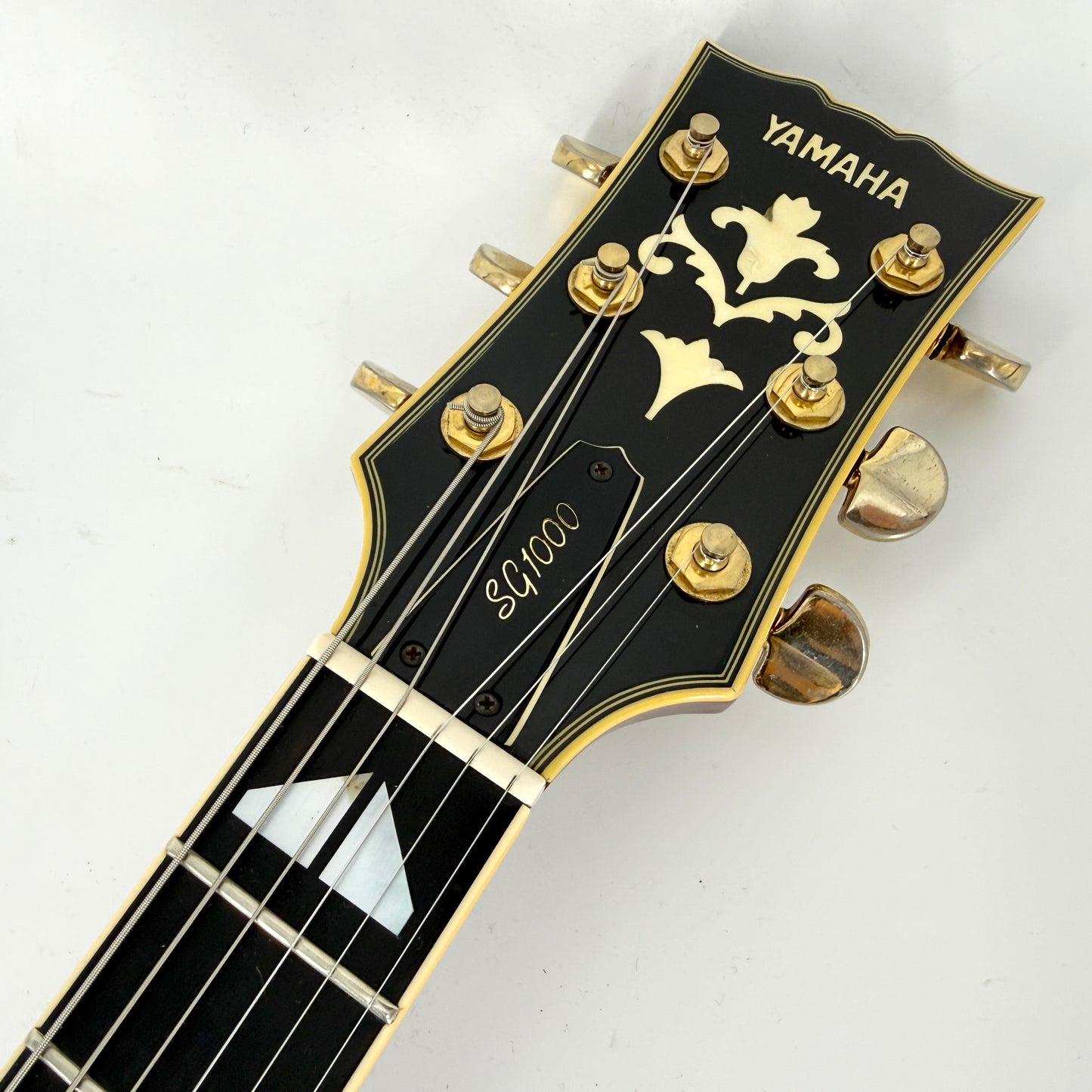 1977 Yamaha SG1000 – Cherry Sunburst
