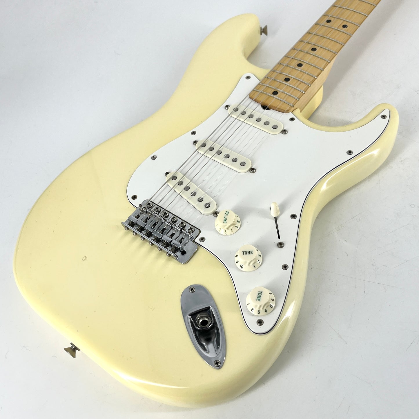 1982 Fender American Dan Smith Stratocaster – Olympic White