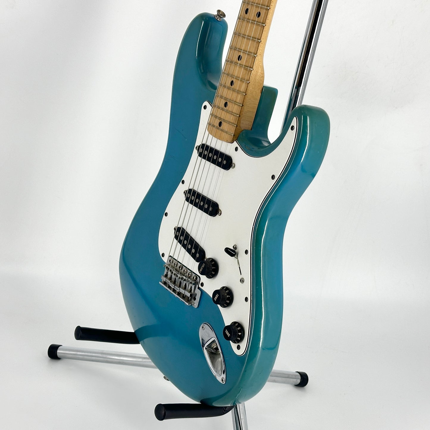 1981 Fender American International Series Stratocaster – Maui Blue