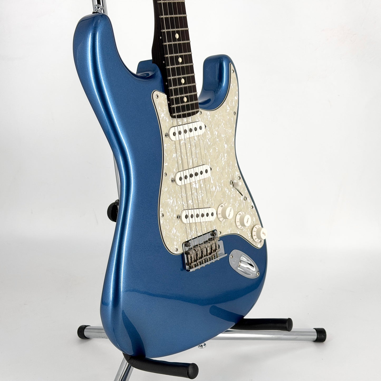 2023 Fender Limited Edition American Professional II Stratocaster Solid Rosewood Neck - Lake Placid Blue