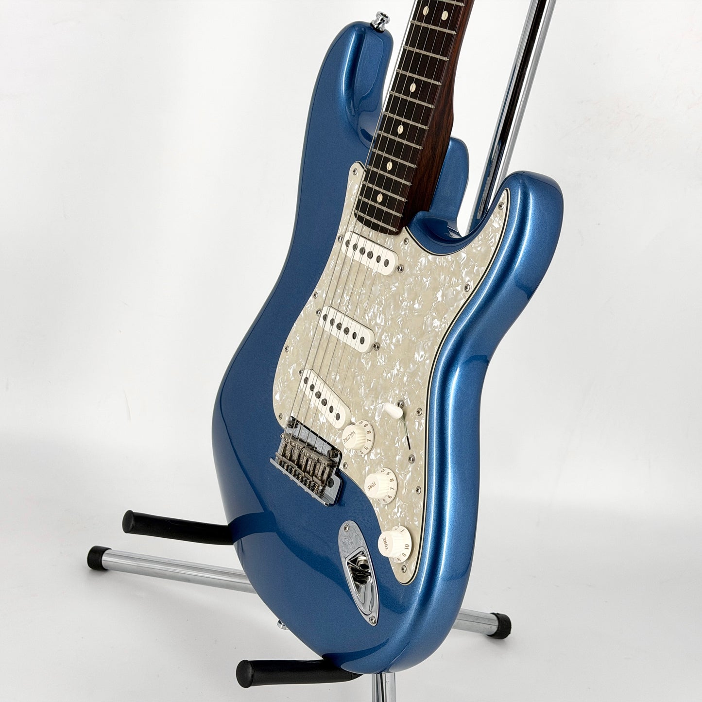 2023 Fender Limited Edition American Professional II Stratocaster Solid Rosewood Neck - Lake Placid Blue