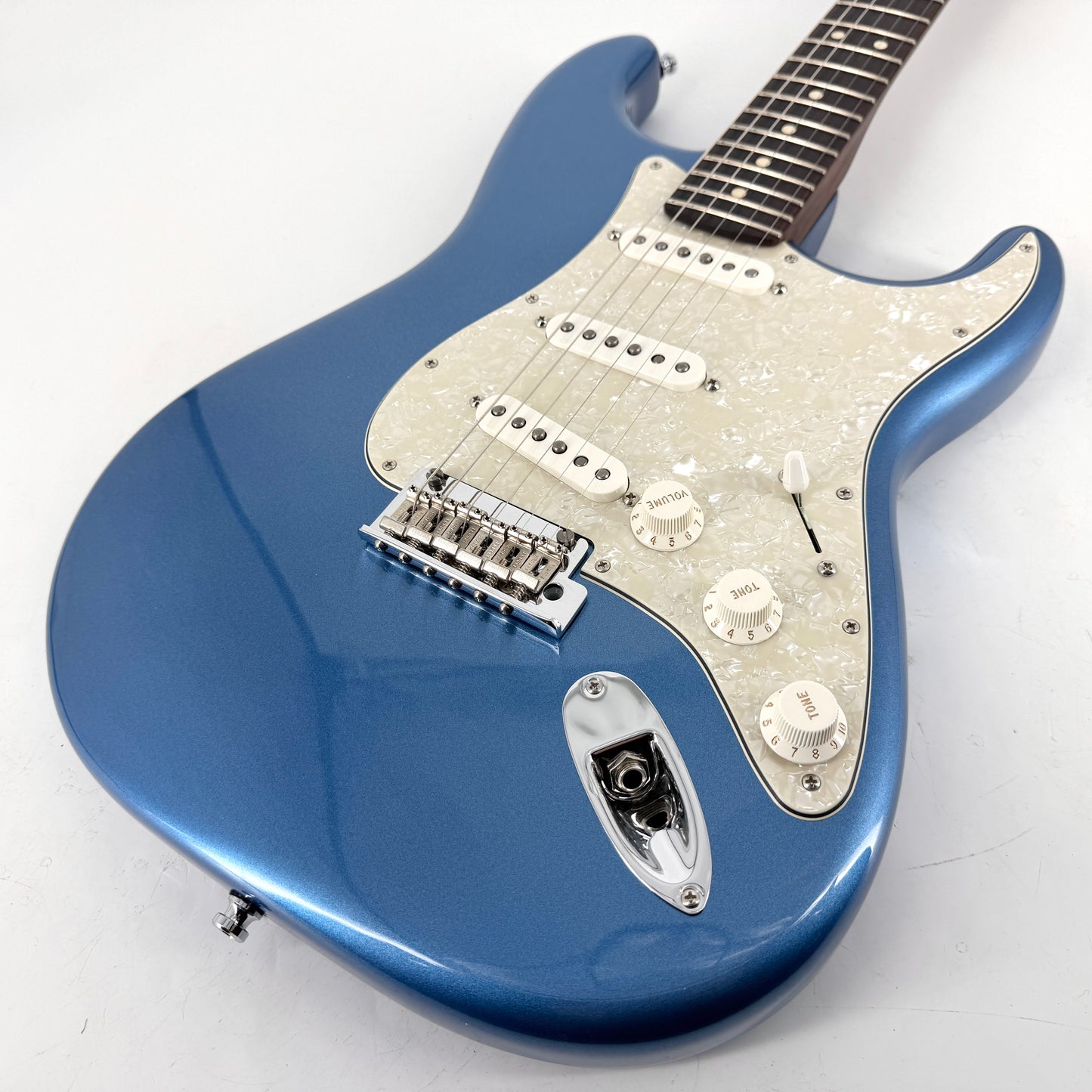 2023 Fender Limited Edition American Professional II Stratocaster Solid Rosewood Neck - Lake Placid Blue
