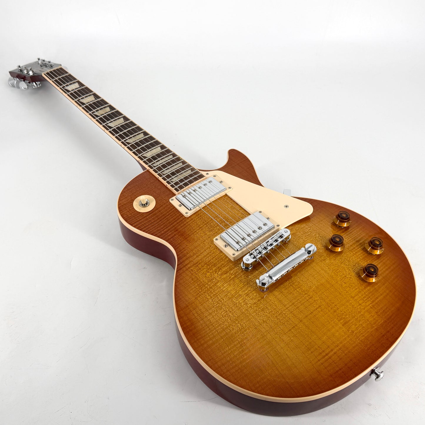 2016 Gibson Les Paul Standard Plus – Light Burst