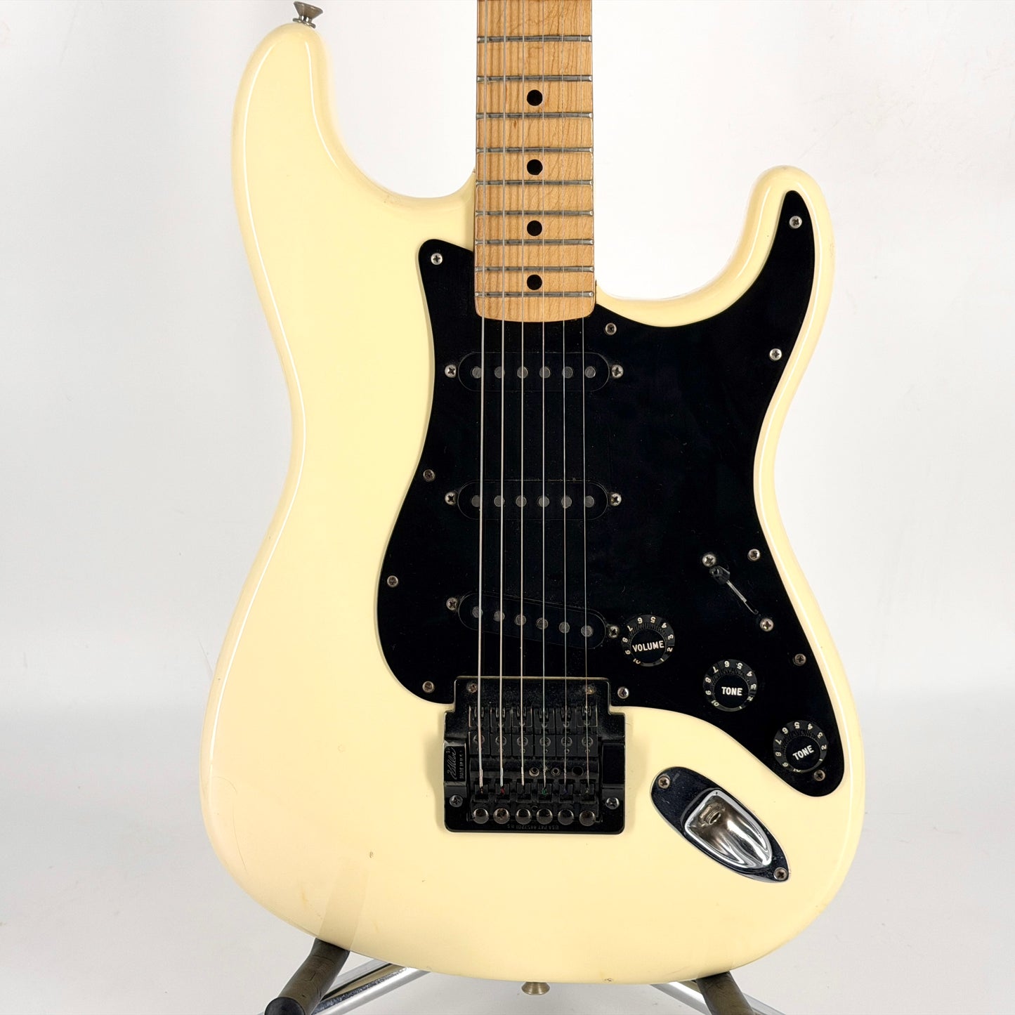 1977 Fender American Stratocaster – Olympic White