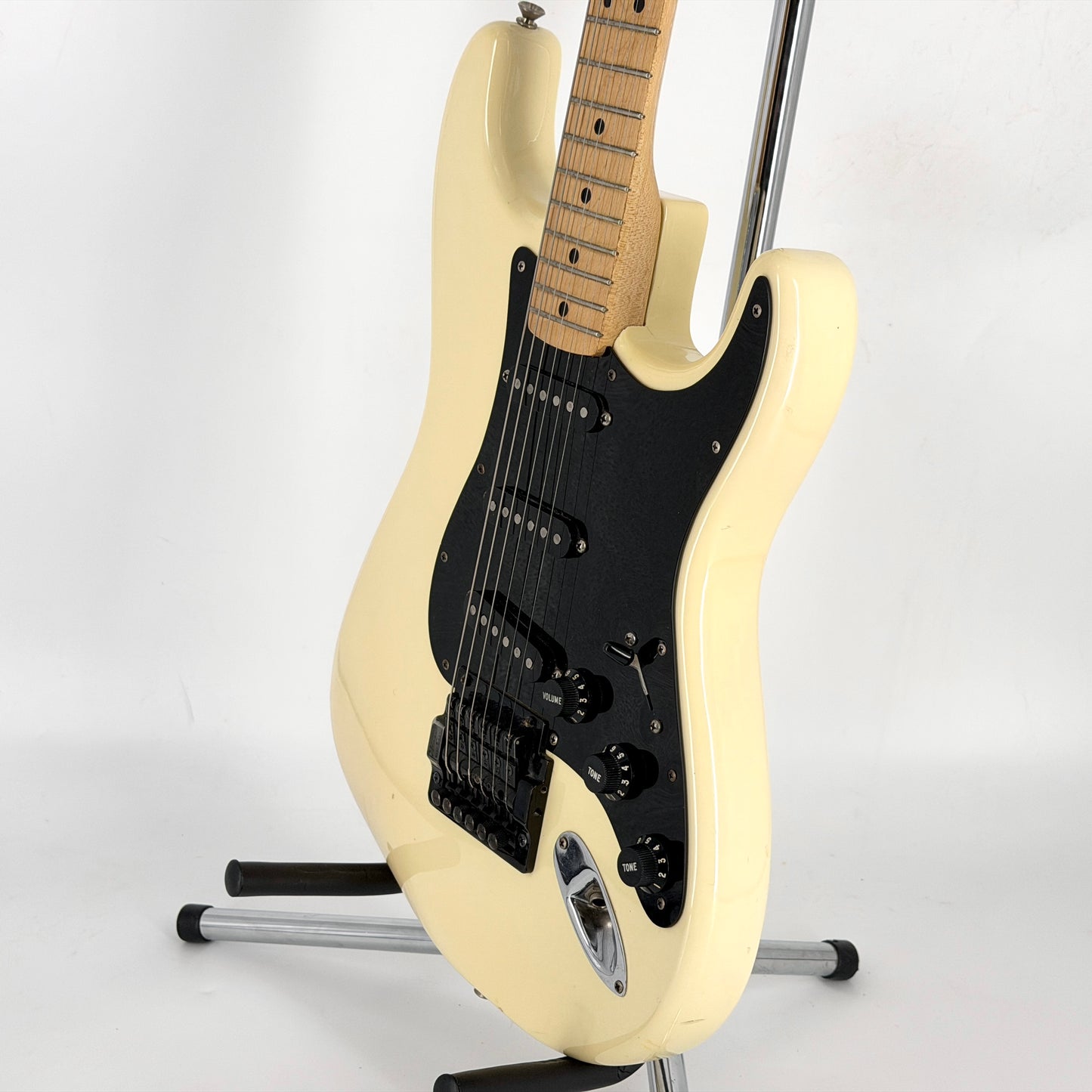 1977 Fender American Stratocaster – Olympic White