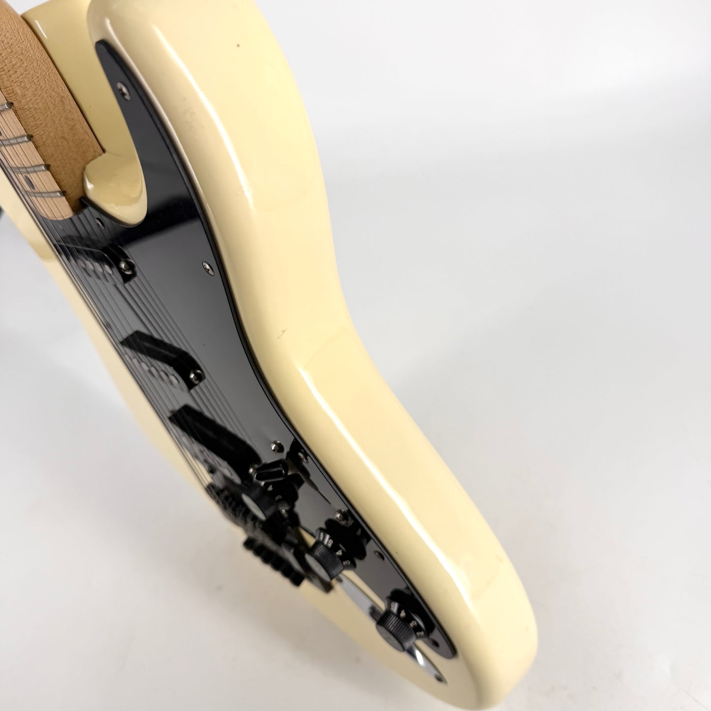 1977 Fender American Stratocaster – Olympic White