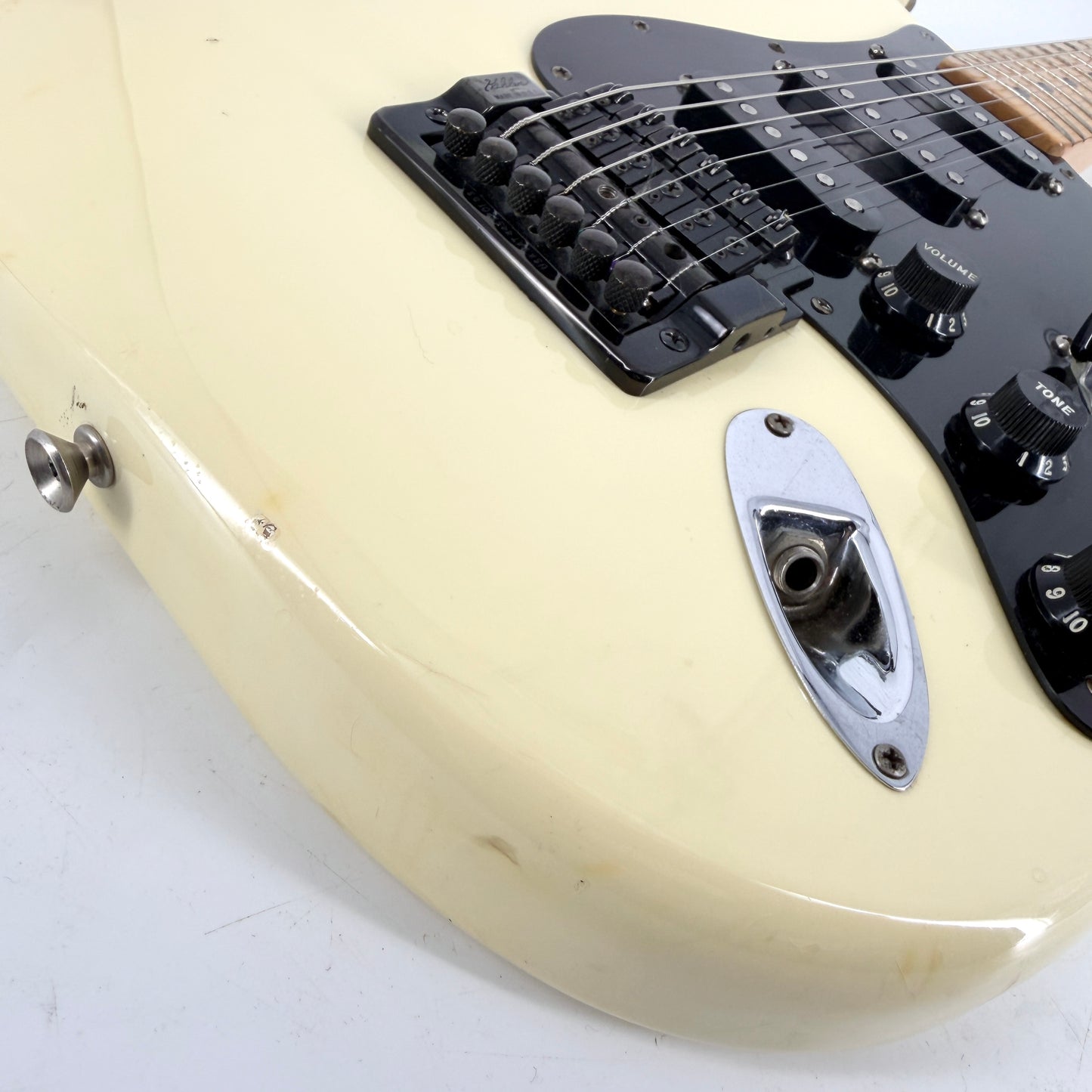 1977 Fender American Stratocaster – Olympic White