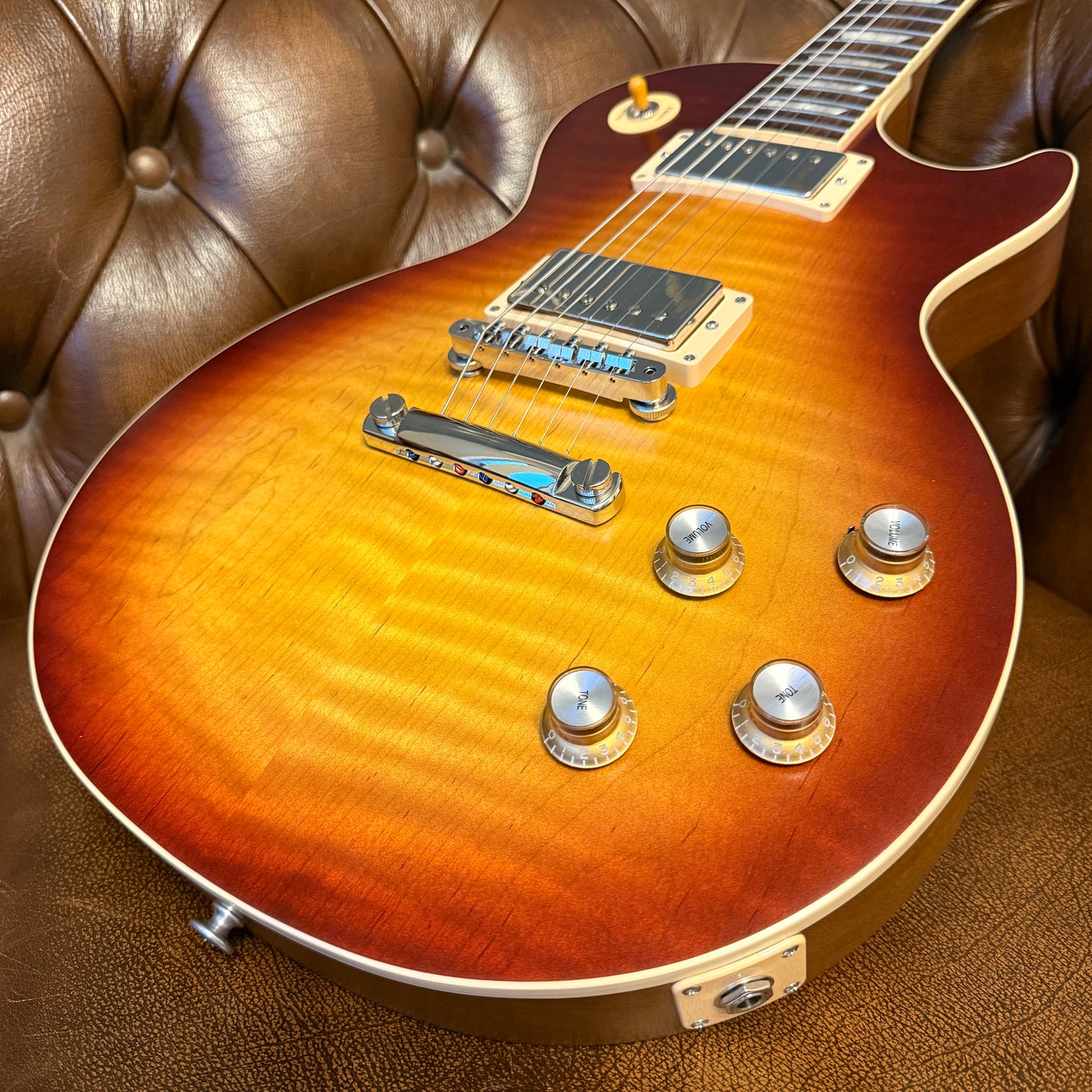 2025 Gibson Les Paul Standard 60s Faded – Vintage Boubon Burst