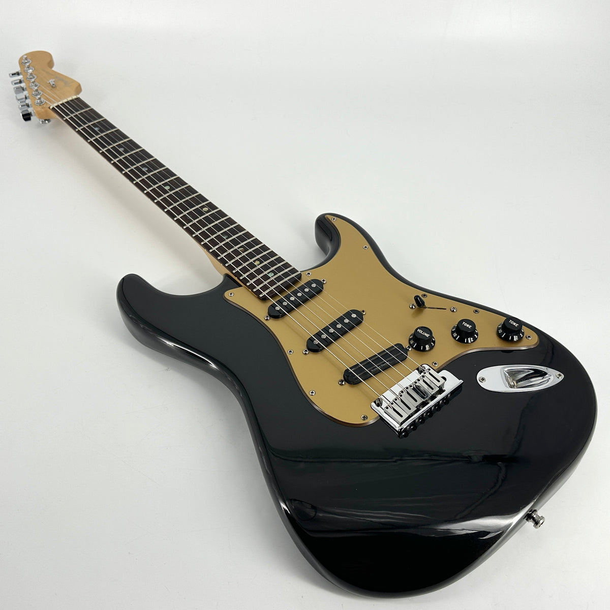 2004 Fender American Deluxe Stratocaster – Montego Black – Jordan