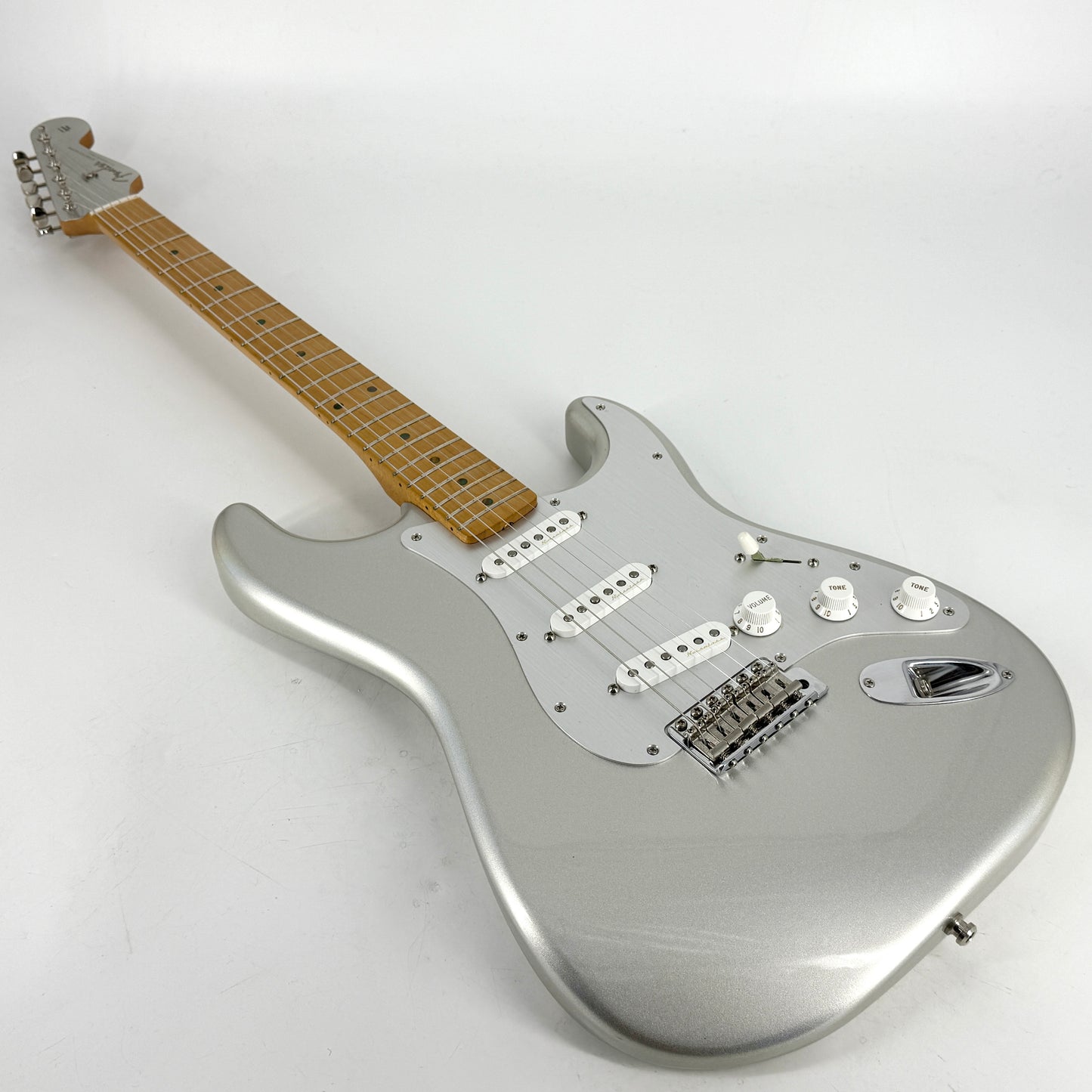 2020 FENDER H.E.R. Signature Stratocaster - Chrome Glow