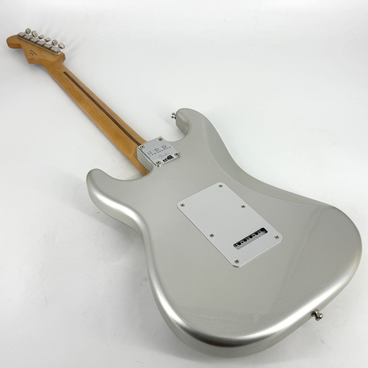 2020 FENDER H.E.R. Signature Stratocaster - Chrome Glow