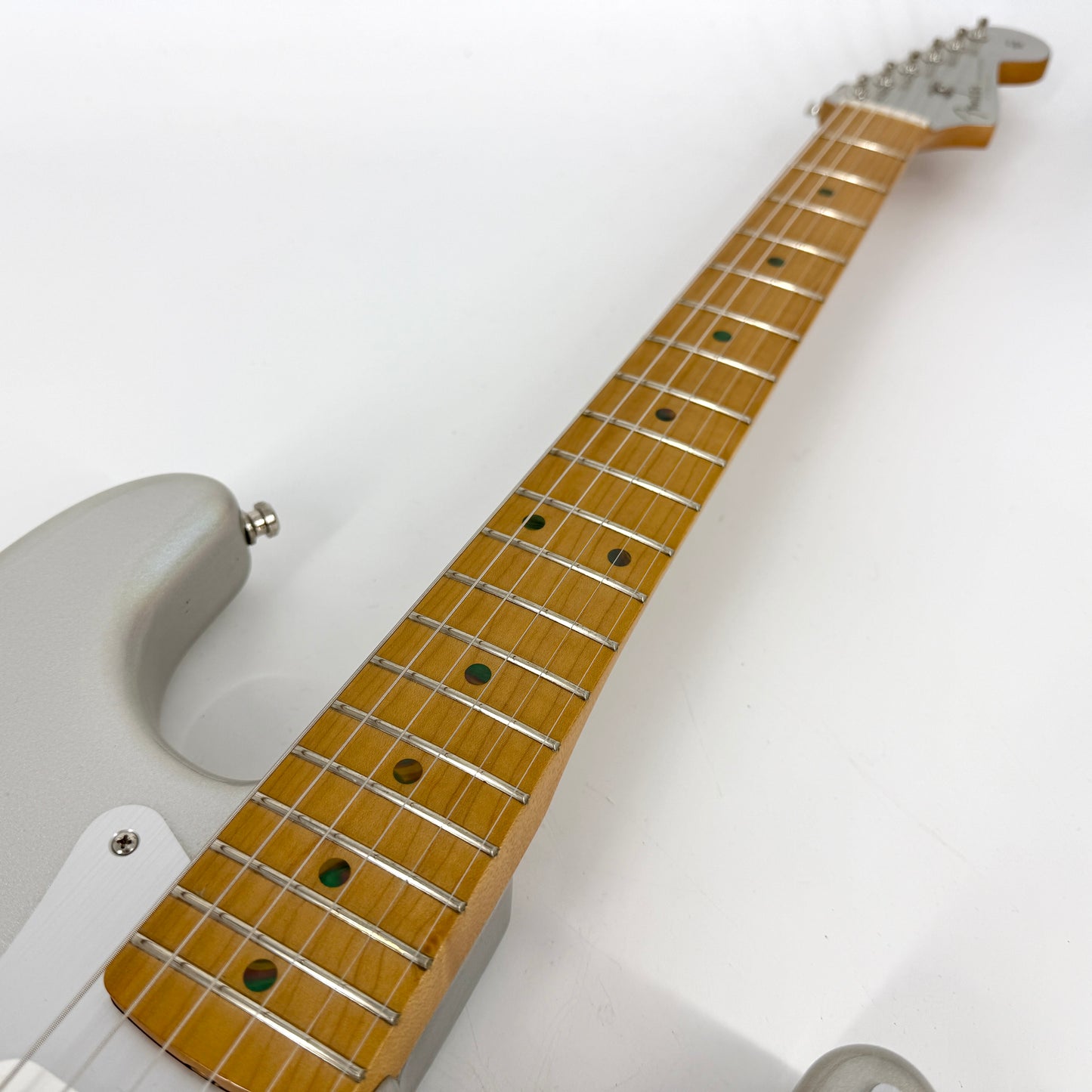 2020 FENDER H.E.R. Signature Stratocaster - Chrome Glow