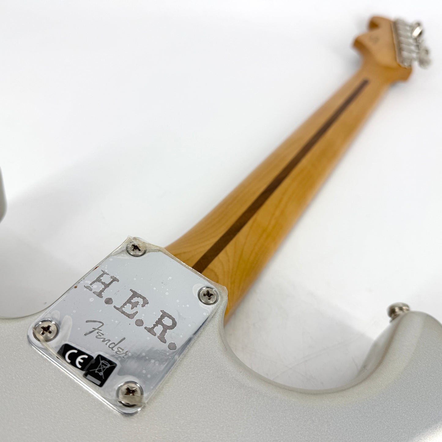 2020 FENDER H.E.R. Signature Stratocaster - Chrome Glow