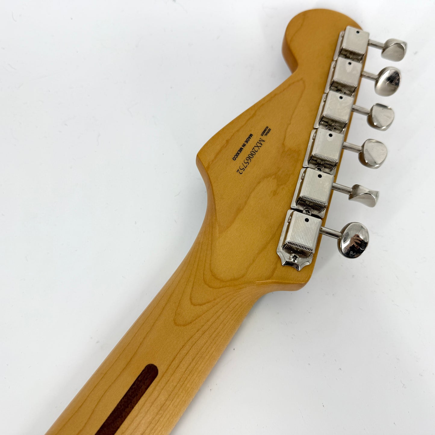 2020 FENDER H.E.R. Signature Stratocaster - Chrome Glow