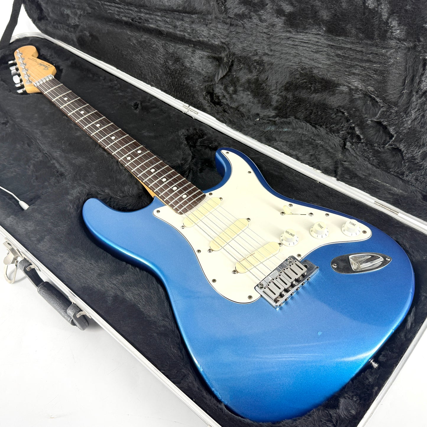 1991 Fender Strat Plus Deluxe Stratocaster – Lake Placid Blue