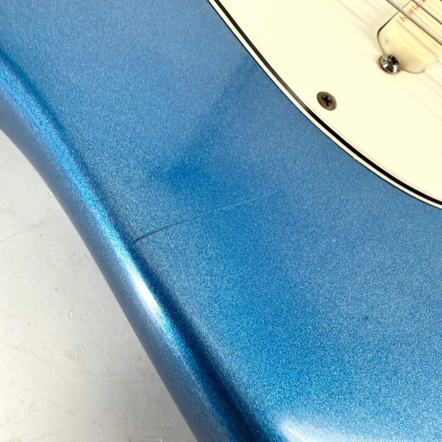 1991 Fender Strat Plus Deluxe Stratocaster – Lake Placid Blue