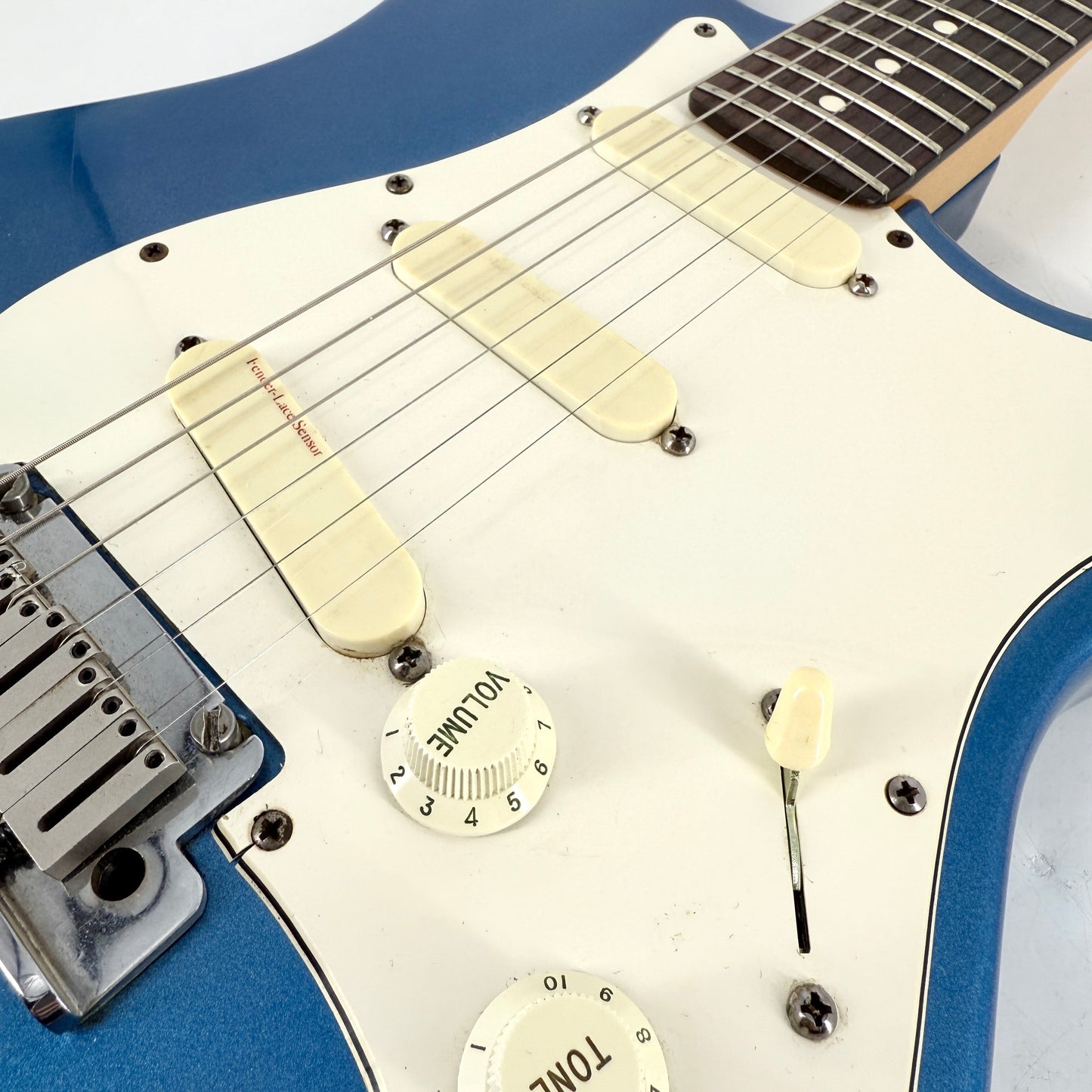 1991 Fender Strat Plus Deluxe Stratocaster – Lake Placid Blue