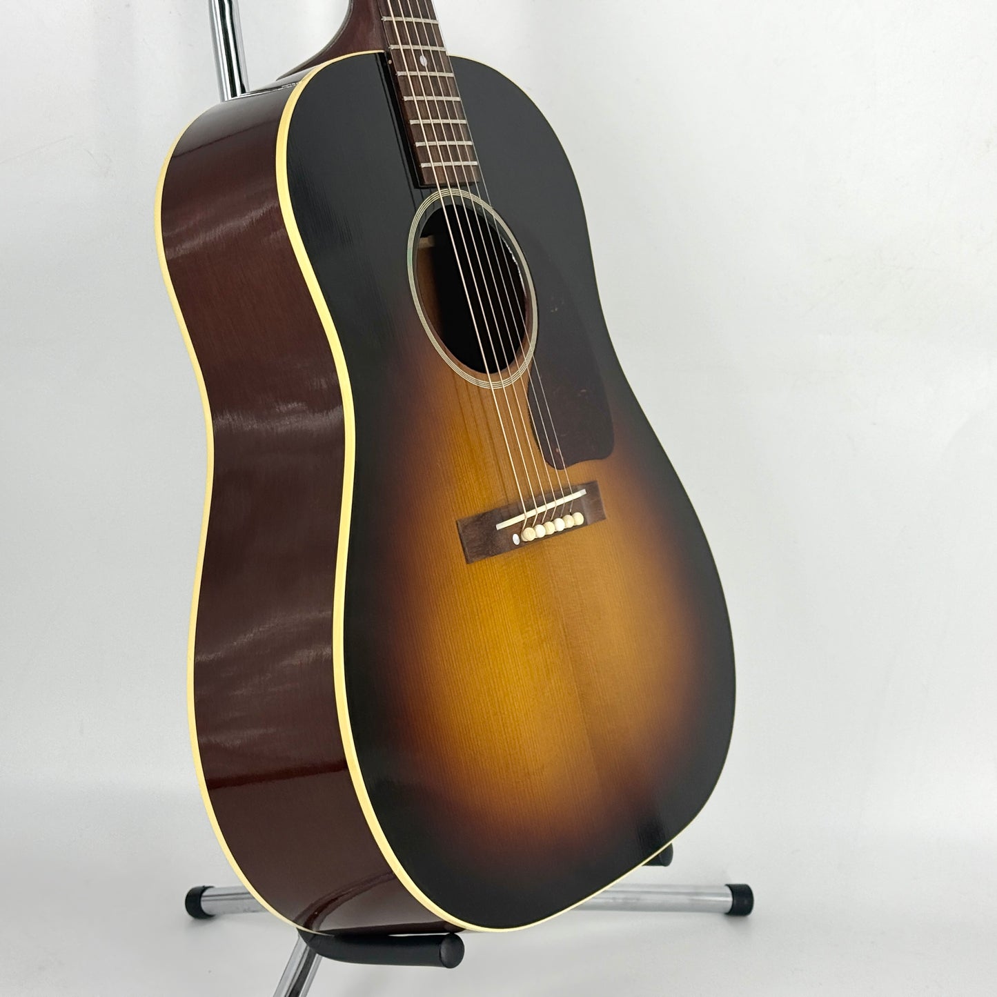 2023 Gibson 1942 Banner J-45 - Vintage Sunburst