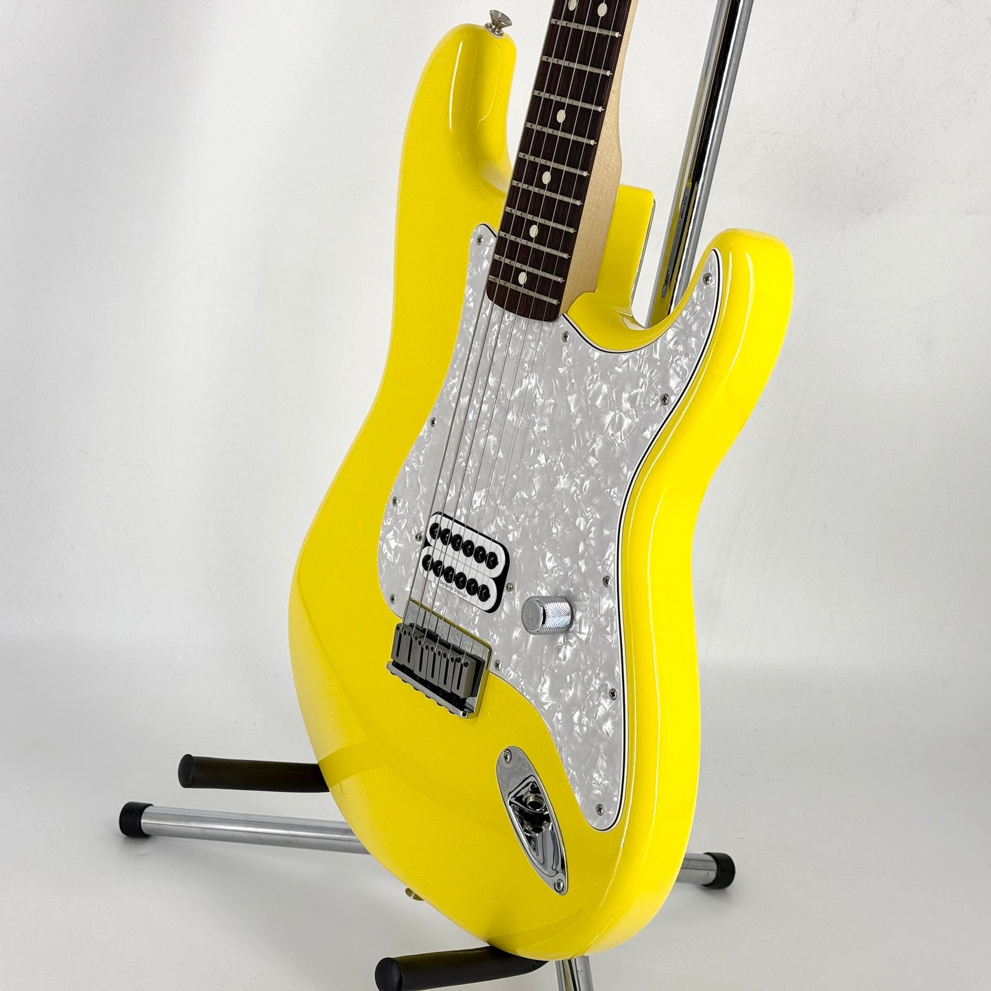 2023 Fender Tom Delonge Limited Edition Stratocaster – Graffiti Yellow