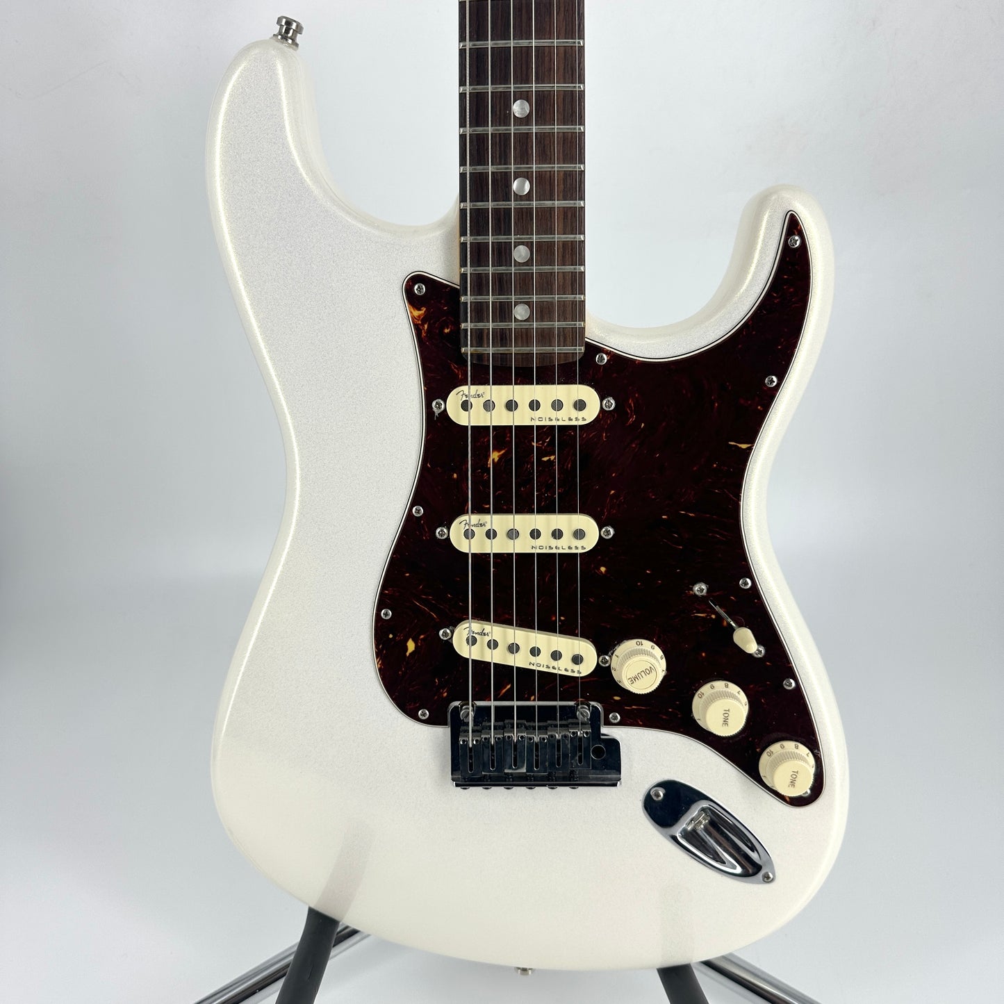 2023 Fender American Ultra Stratocaster – Arctic Pearl