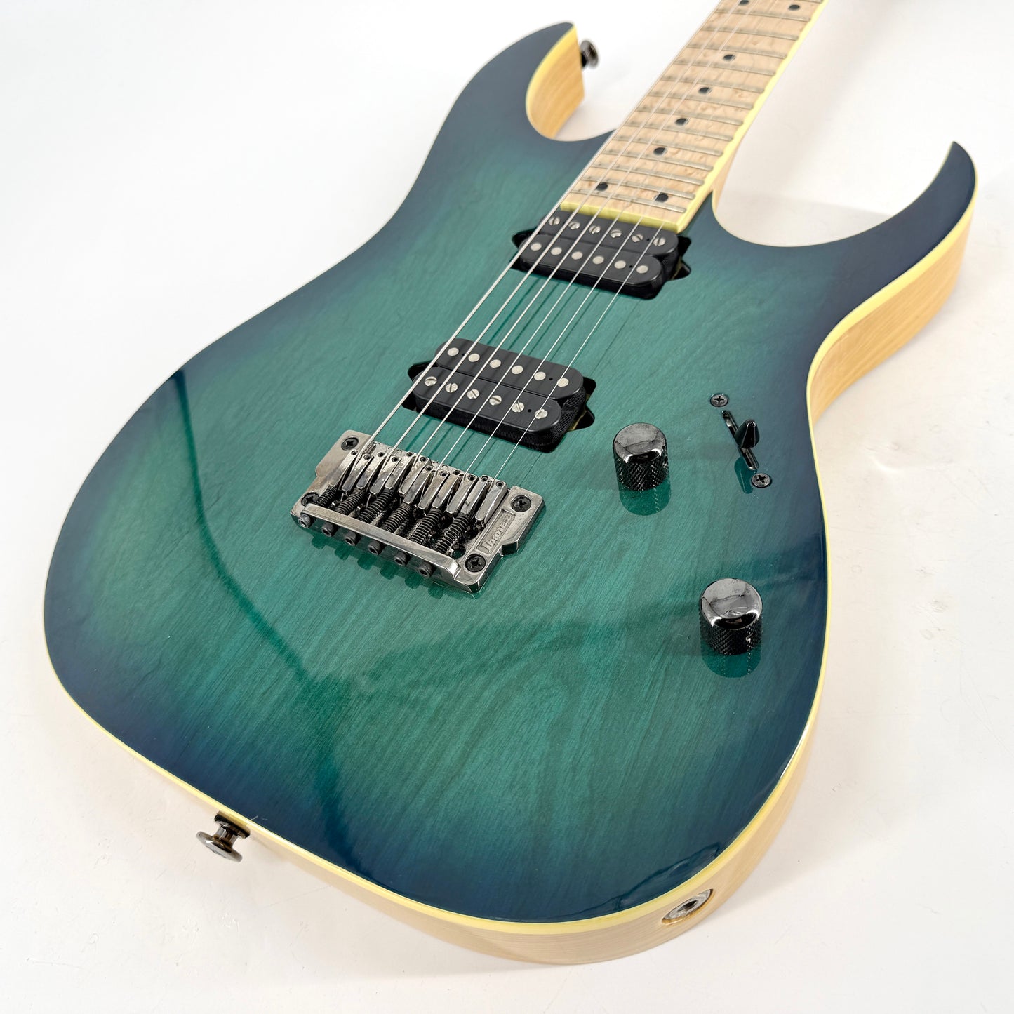2016 Ibanez Prestige RG652AHMFX-NGB – Nebula Green Burst