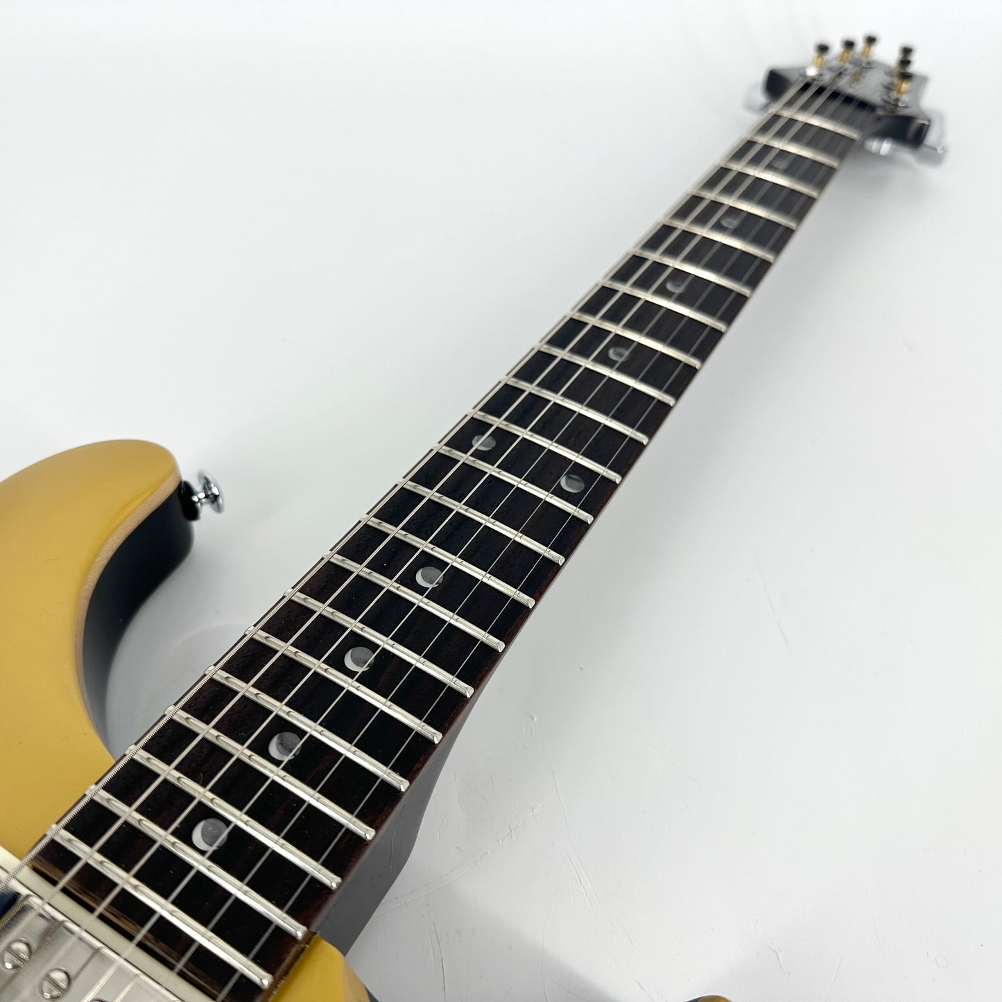 2023 PRS SE Signature DGT - Gold Top