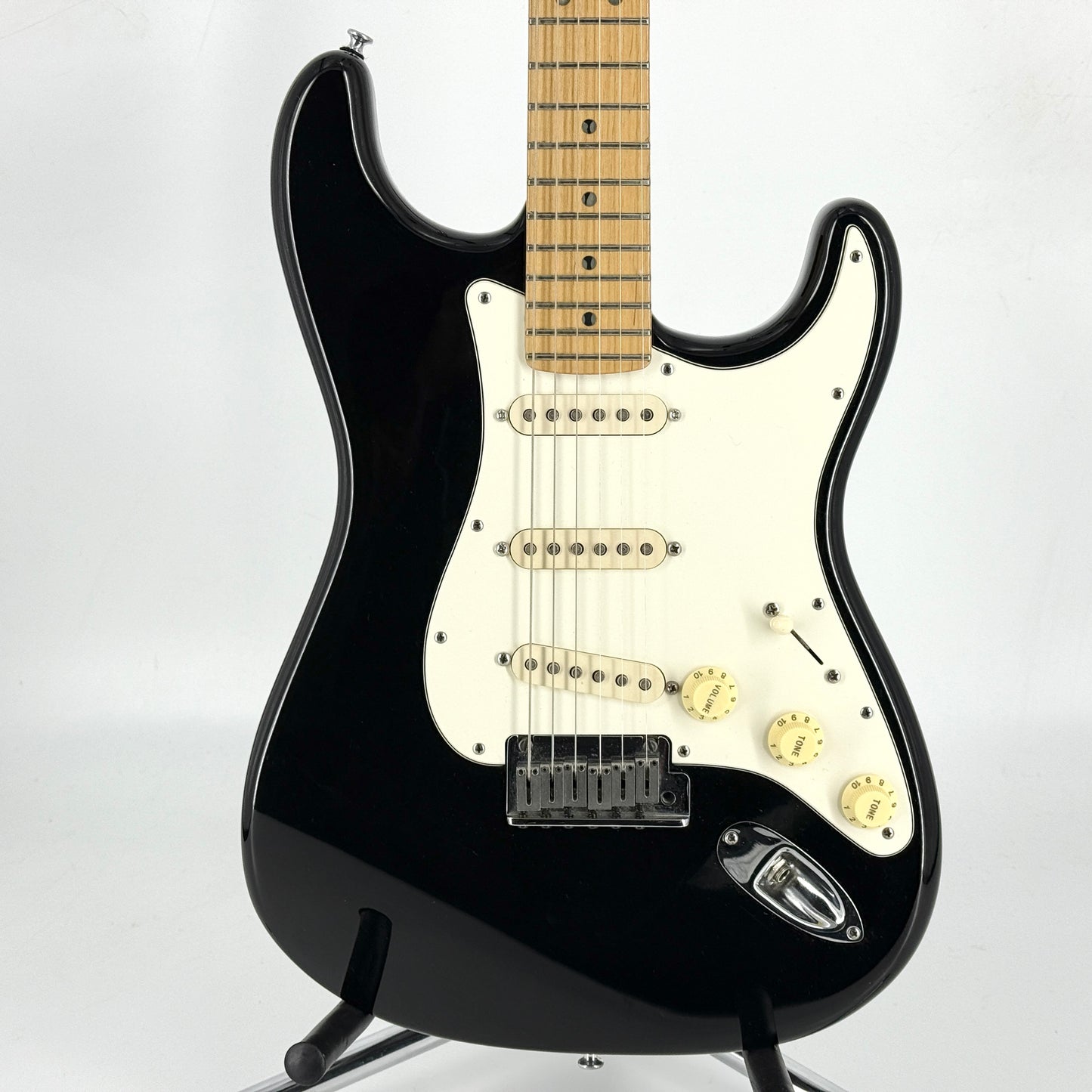2005 Fender American Series (Standard) Stratocaster – Black
