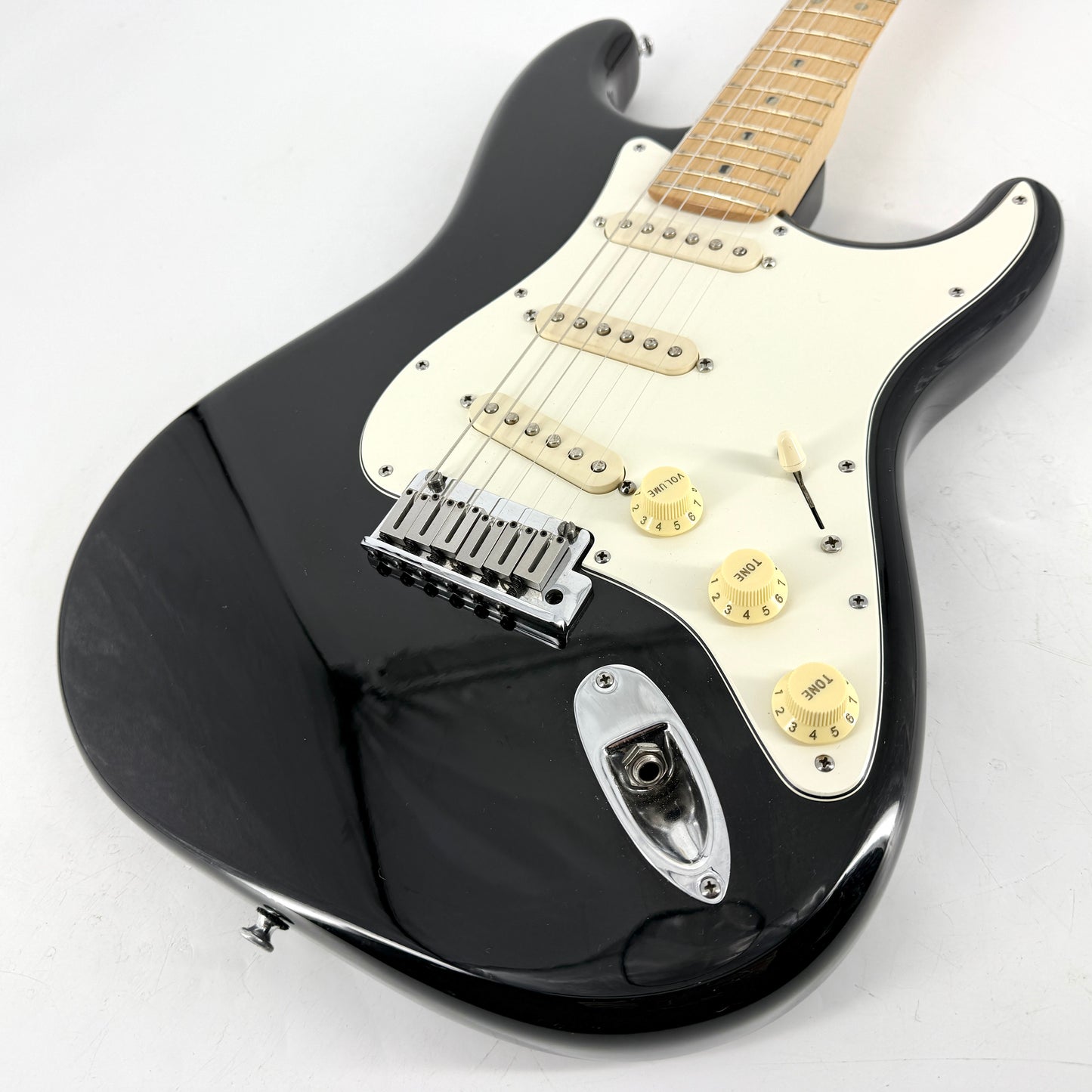 2005 Fender American Series (Standard) Stratocaster – Black