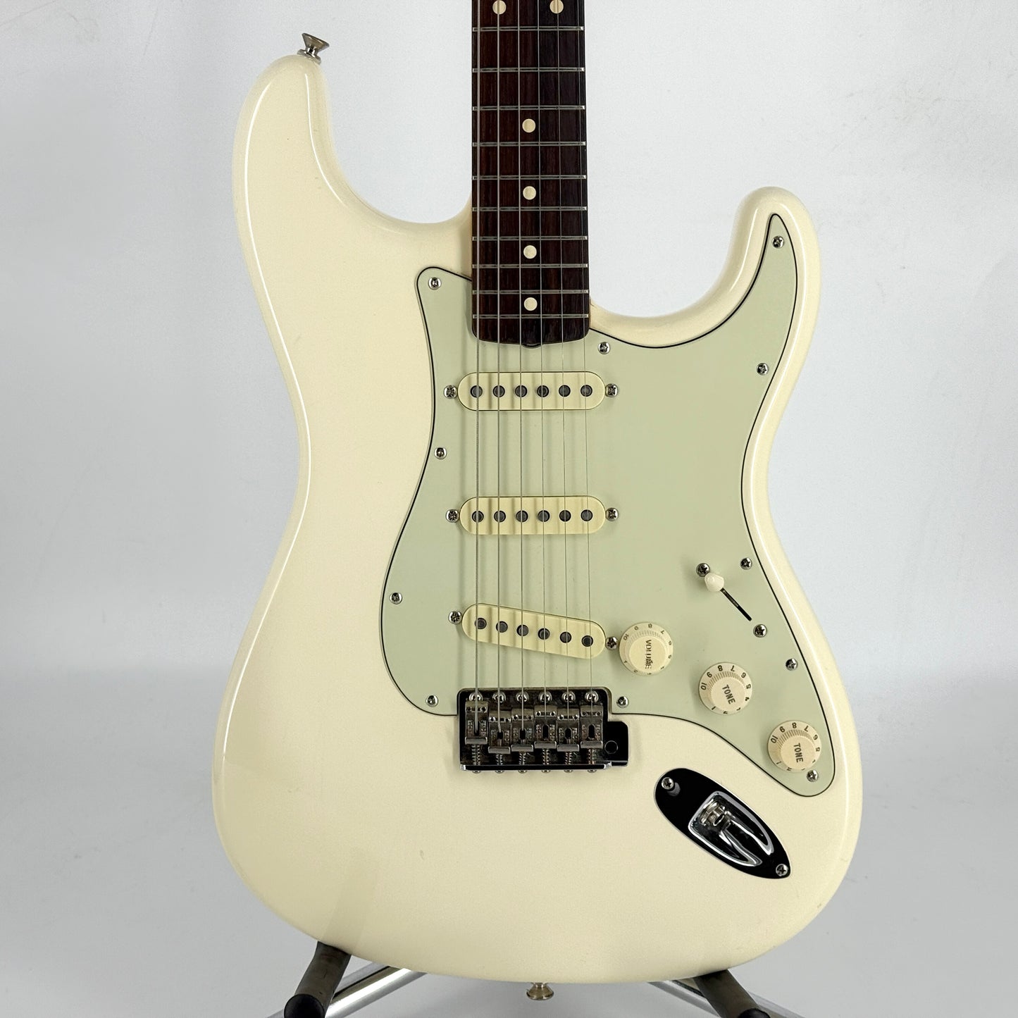 2010 Fender American Vintage ’62 Reissue Stratocaster – Olympic White