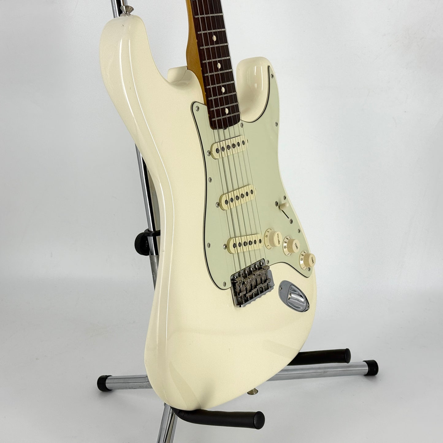 2010 Fender American Vintage ’62 Reissue Stratocaster – Olympic White