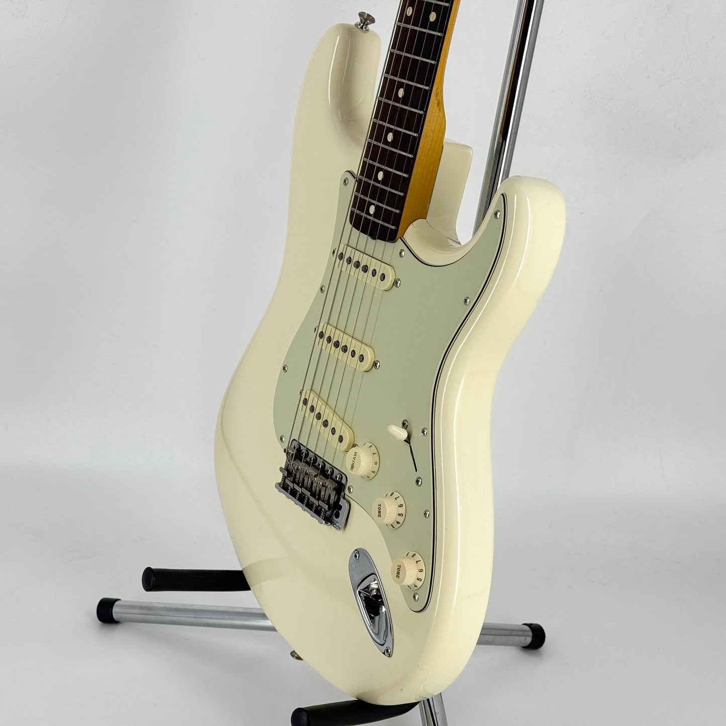 2010 Fender American Vintage ’62 Reissue Stratocaster – Olympic White