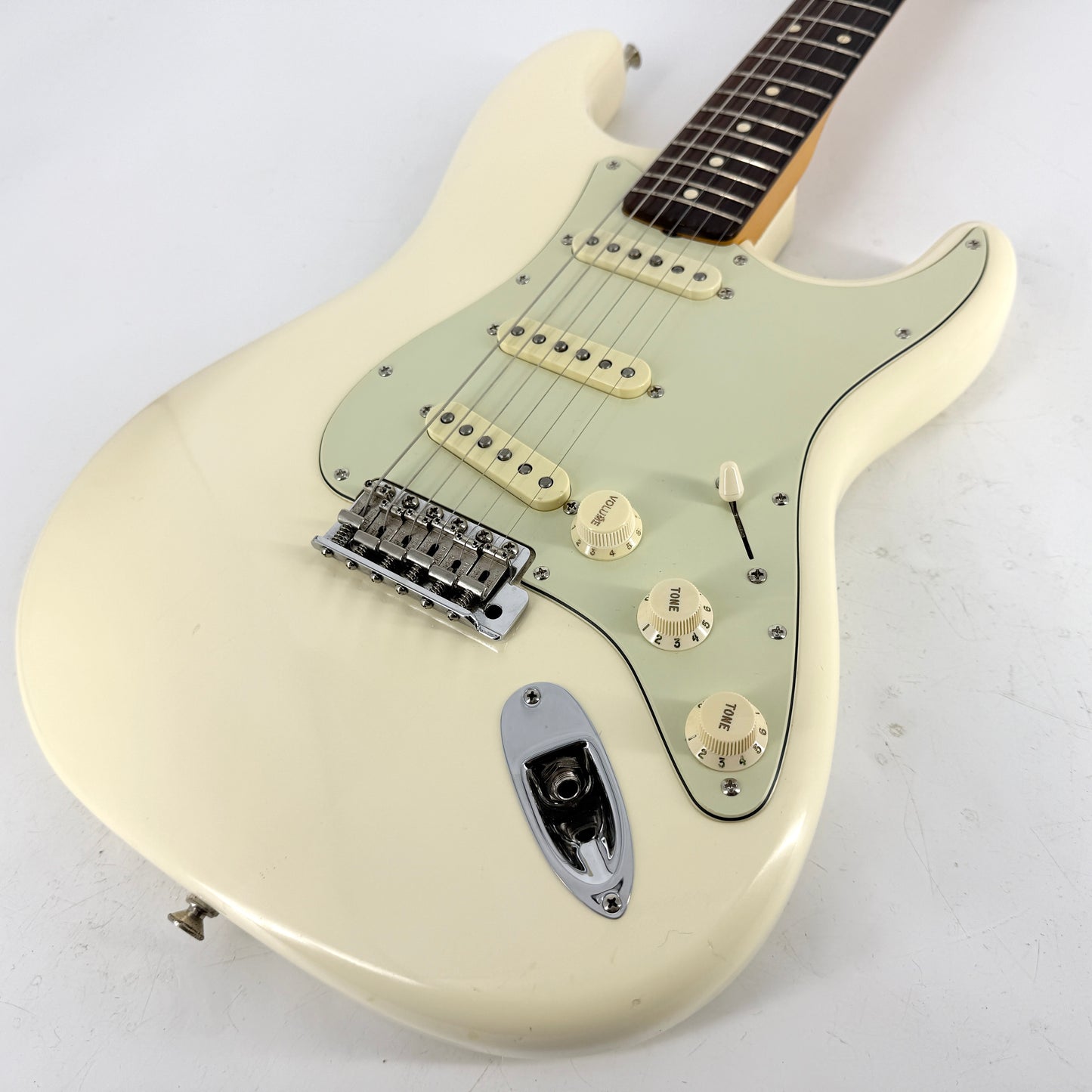 2010 Fender American Vintage ’62 Reissue Stratocaster – Olympic White