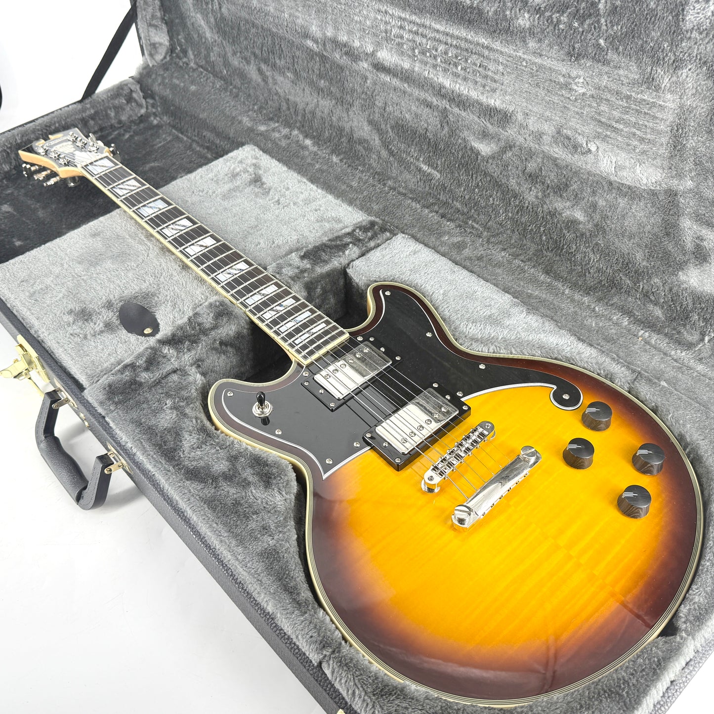 2022 D'Angelico Deluxe Brighton - Vintage Sunburst