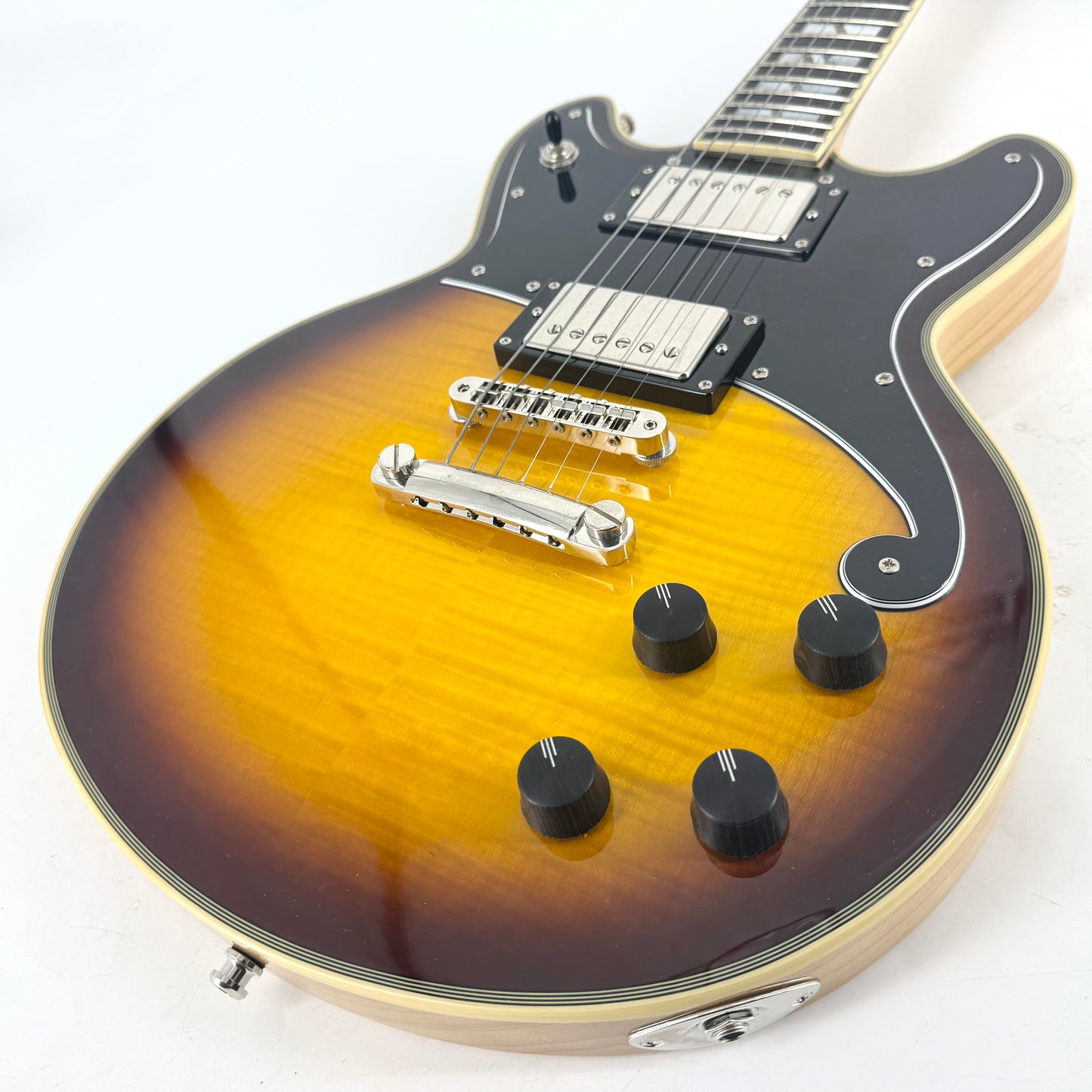 2022 D'Angelico Deluxe Brighton - Vintage Sunburst
