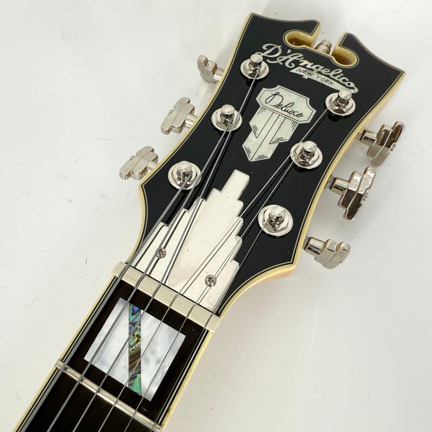 2022 D'Angelico Deluxe Brighton - Vintage Sunburst