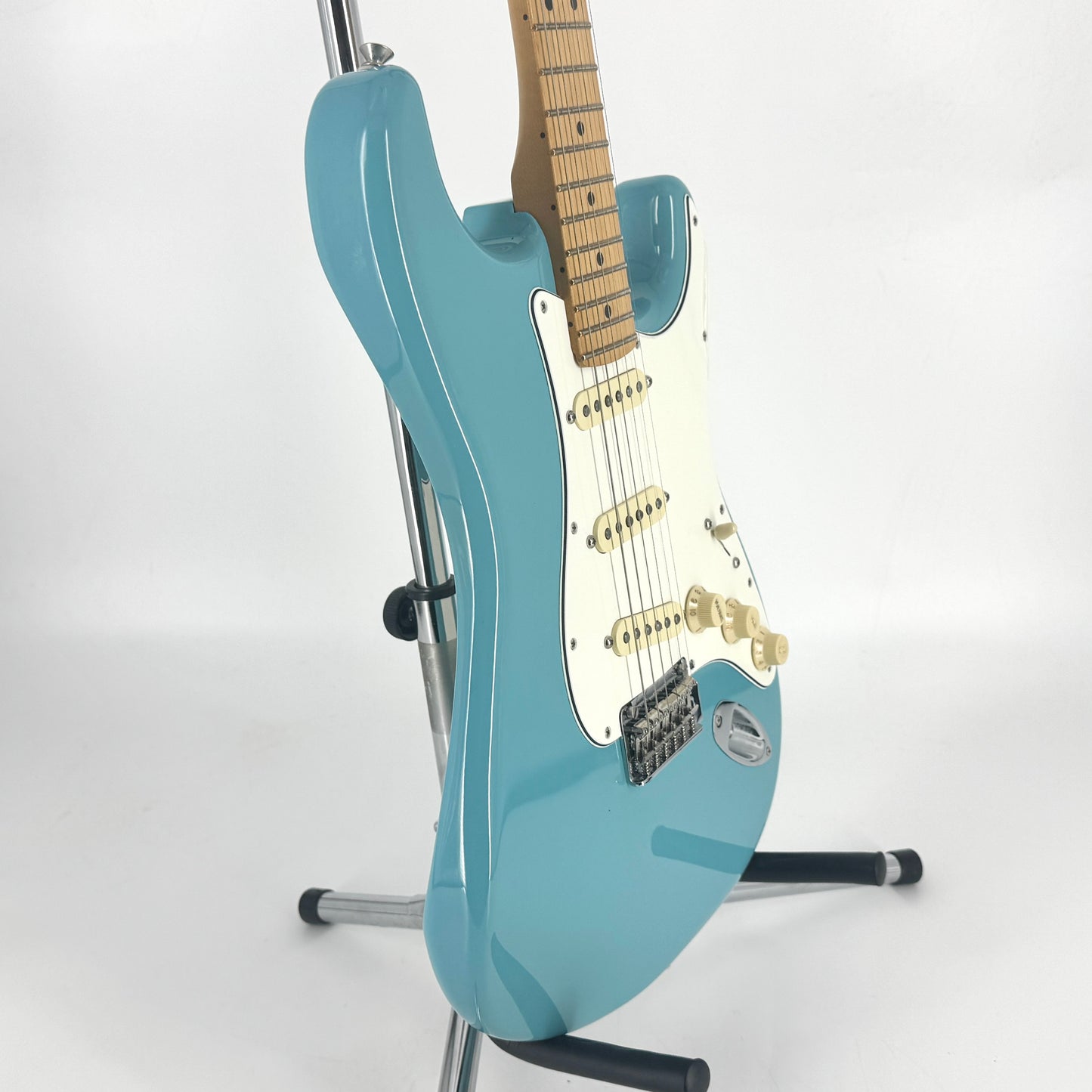 2024 Fender Player II Stratocaster - Aquatone Blue