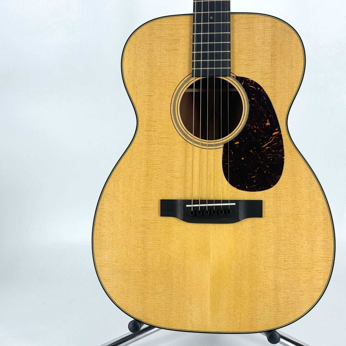 2022 Martin 00-18 - Natural