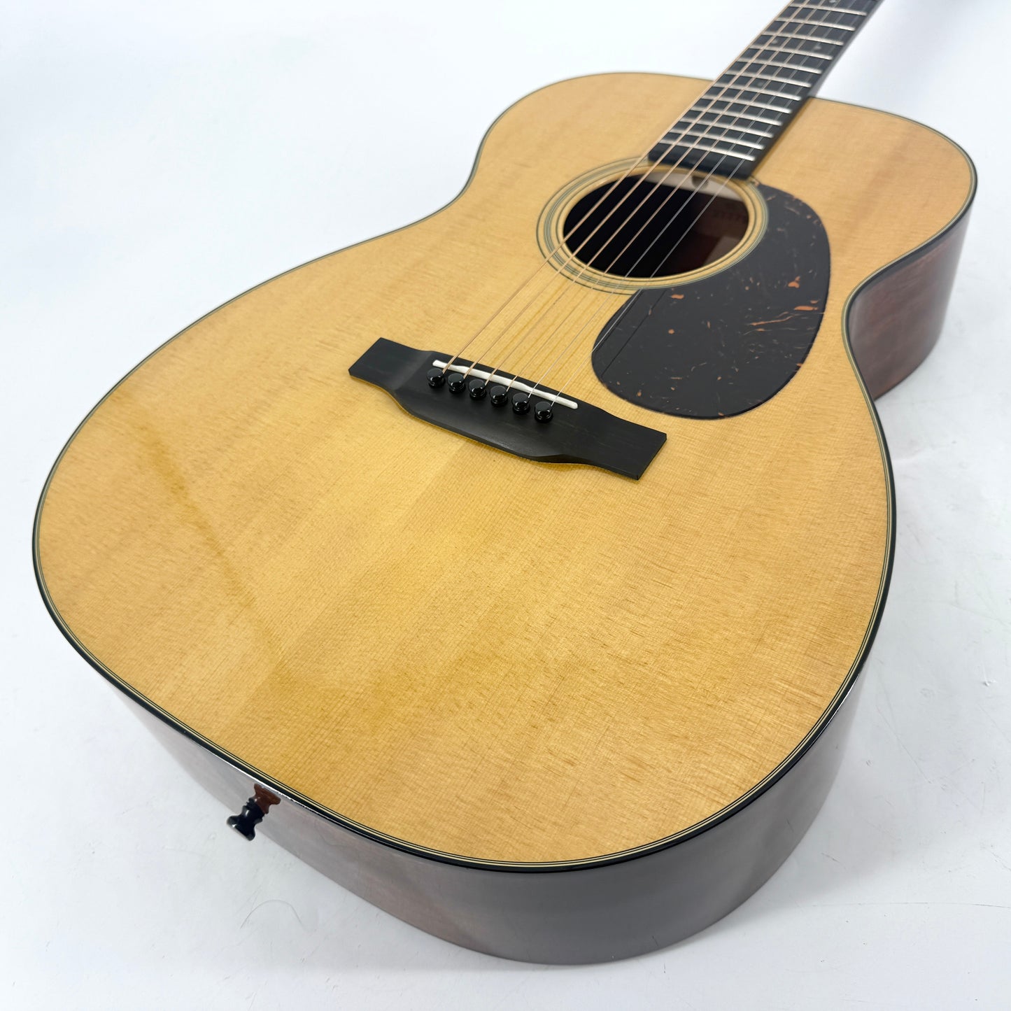 2022 Martin 00-18 - Natural
