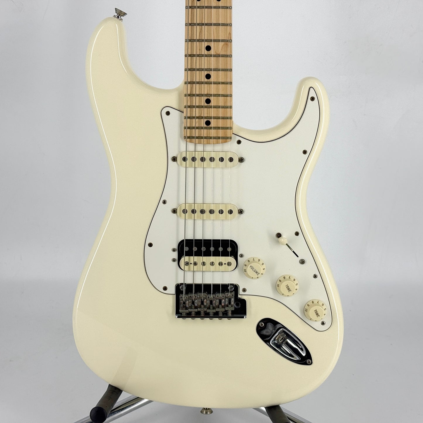 2019 Fender American Professional HSS Stratocaster – Olympic White