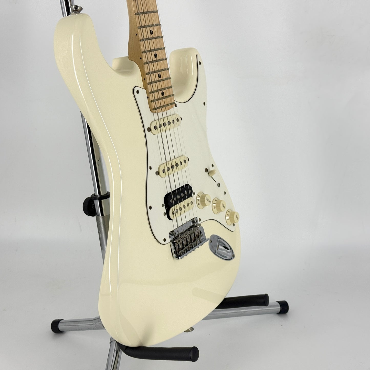 2019 Fender American Professional HSS Stratocaster – Olympic White