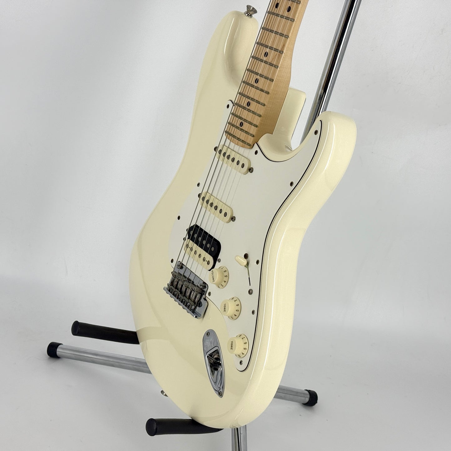2019 Fender American Professional HSS Stratocaster – Olympic White