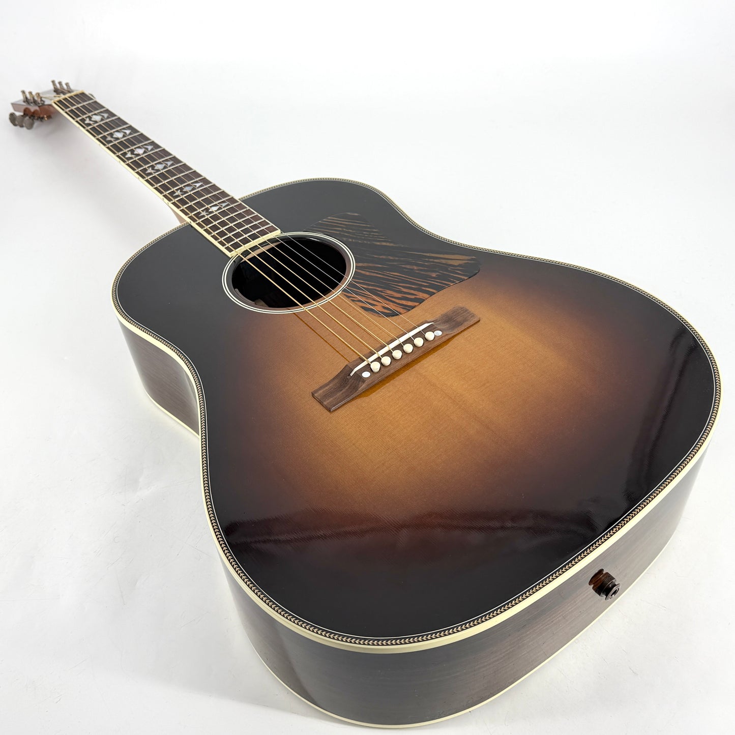 2016 Gibson Custom Shop Limited Edition Advanced Jumbo Special - Vintage Sunburst