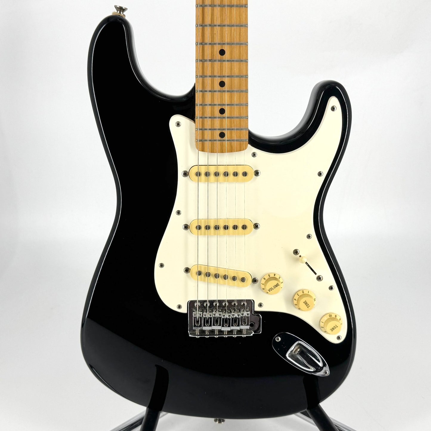 1995 Fender Squier Series Stratocaster – Black