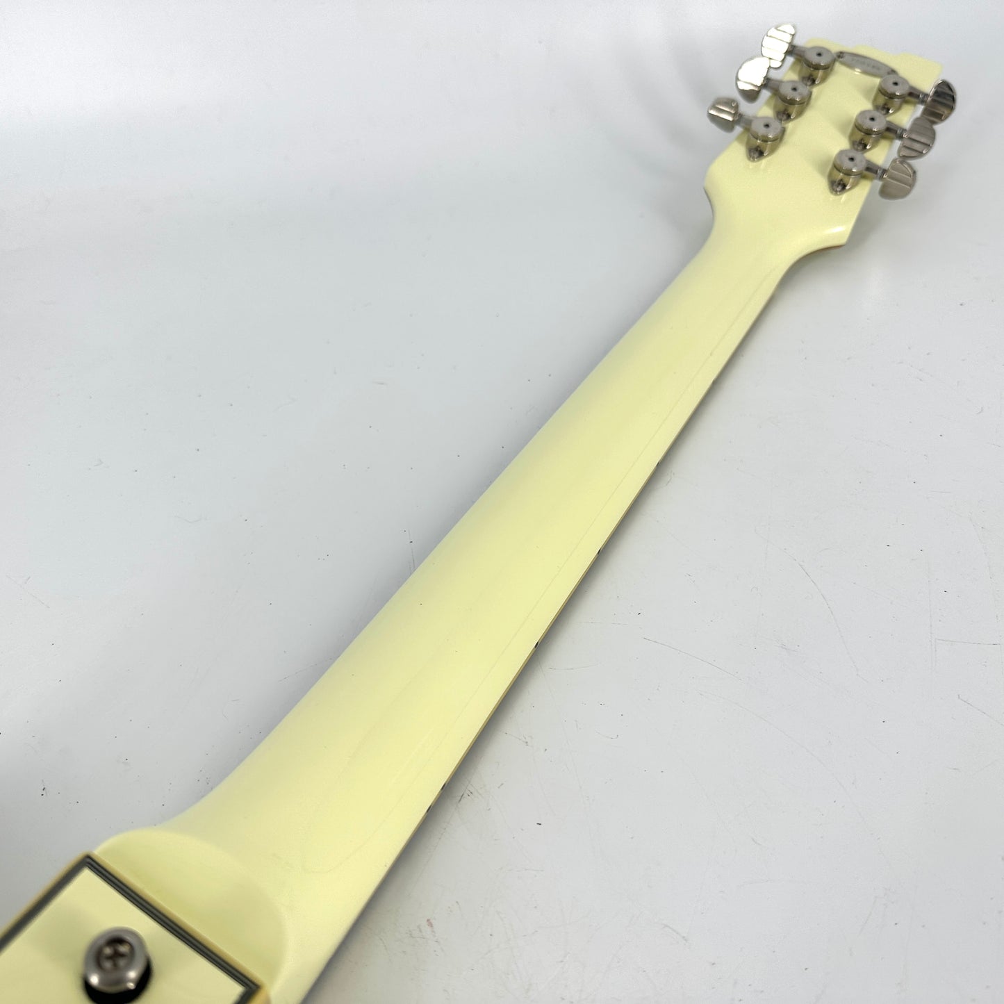 2018 Duesenberg Starplayer Fullerton TV - Vintage White