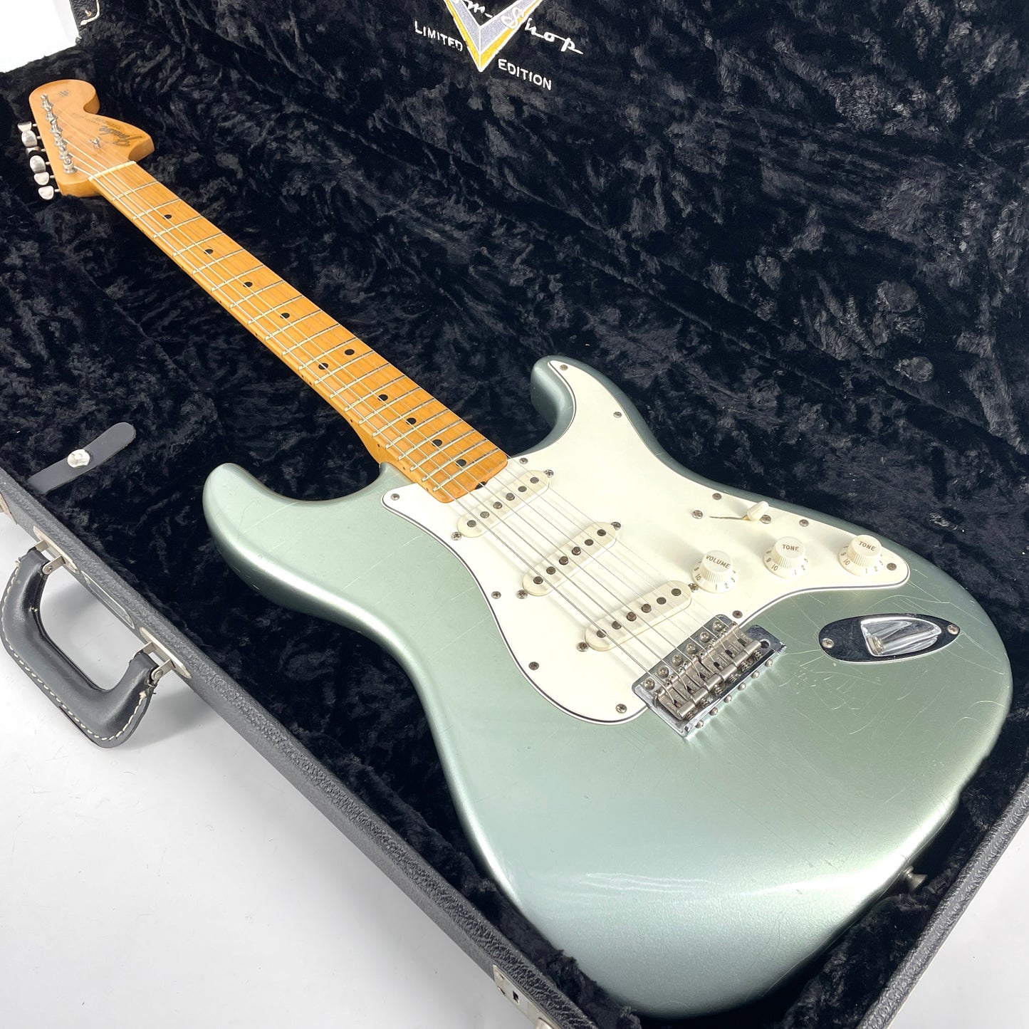 2005 Fender Custom Shop Limited Edition ’66 Stratocaster – Closet Classic – Firemist Silver Metallic